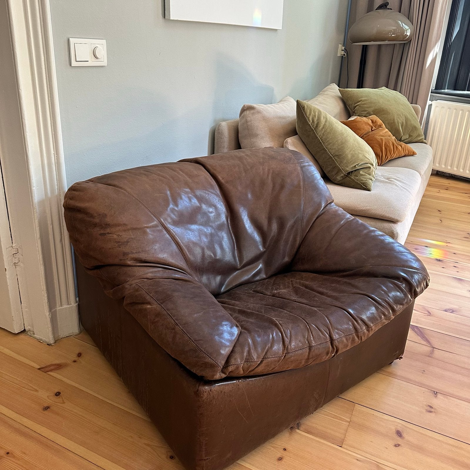 Lederen leolux fauteuil in bruin, Huis en Inrichting, Fauteuils, Gebruikt, Leer, 75 tot 100 cm, Ophalen