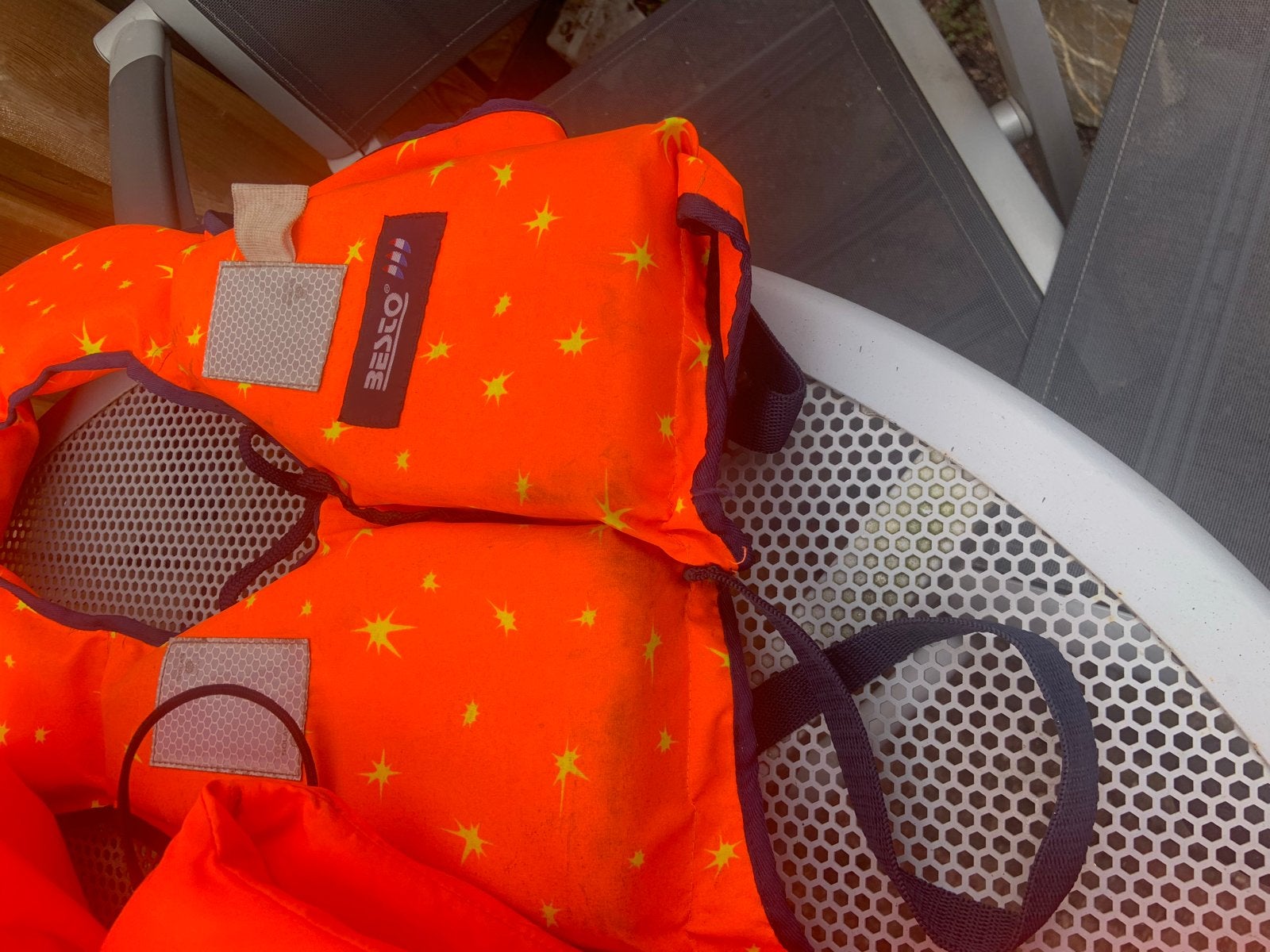 Reddingsvesten: 2 volwassen, 1 kind (Helly Hansen, Besto), Ophalen, Zo goed als nieuw, Overige typen