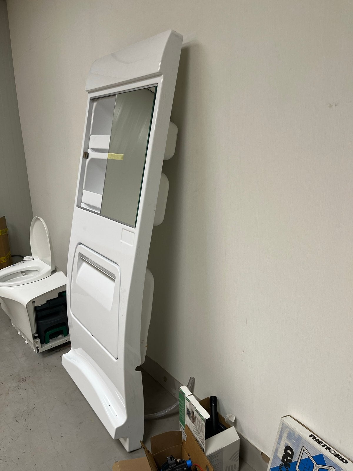 Sanitaire wand 4000 voor camper/caravan met spiegelkast, Caravans en Kamperen, Camper-accessoires, Ophalen, Nieuw