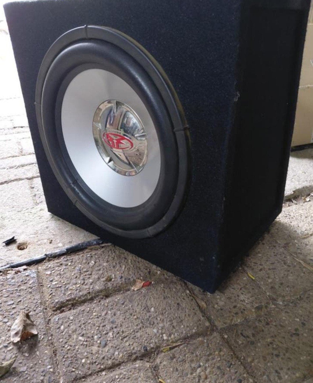 Krachtige Subwoofer in Behuizing - Goede Staat, Ophalen, Gebruikt