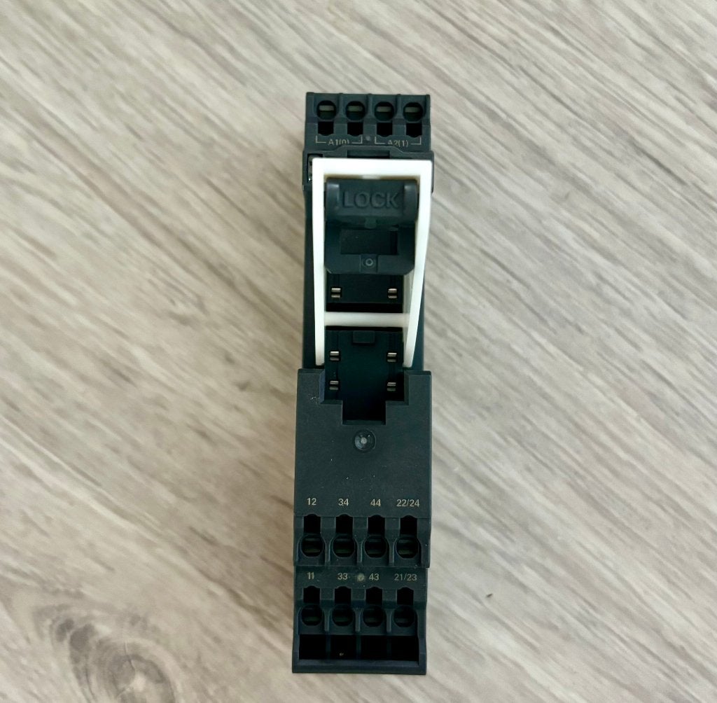 OMRON - Relaisvoet - Relais Socket - P7SA-10F-ND-PU DC24, Hobby en Vrije tijd, Ophalen of Verzenden, Nieuw