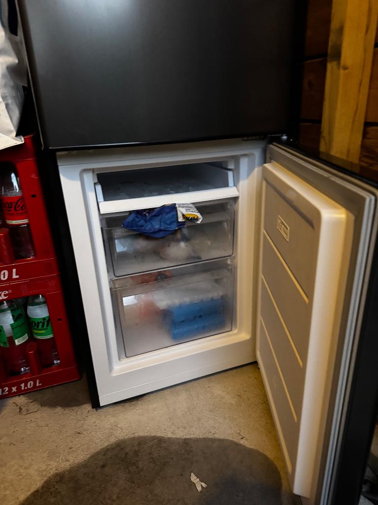 Koelkast, Witgoed en Apparatuur, Koelkasten en IJskasten, Ophalen, 200 liter of meer, Zo goed als nieuw, Energieklasse A of zuiniger