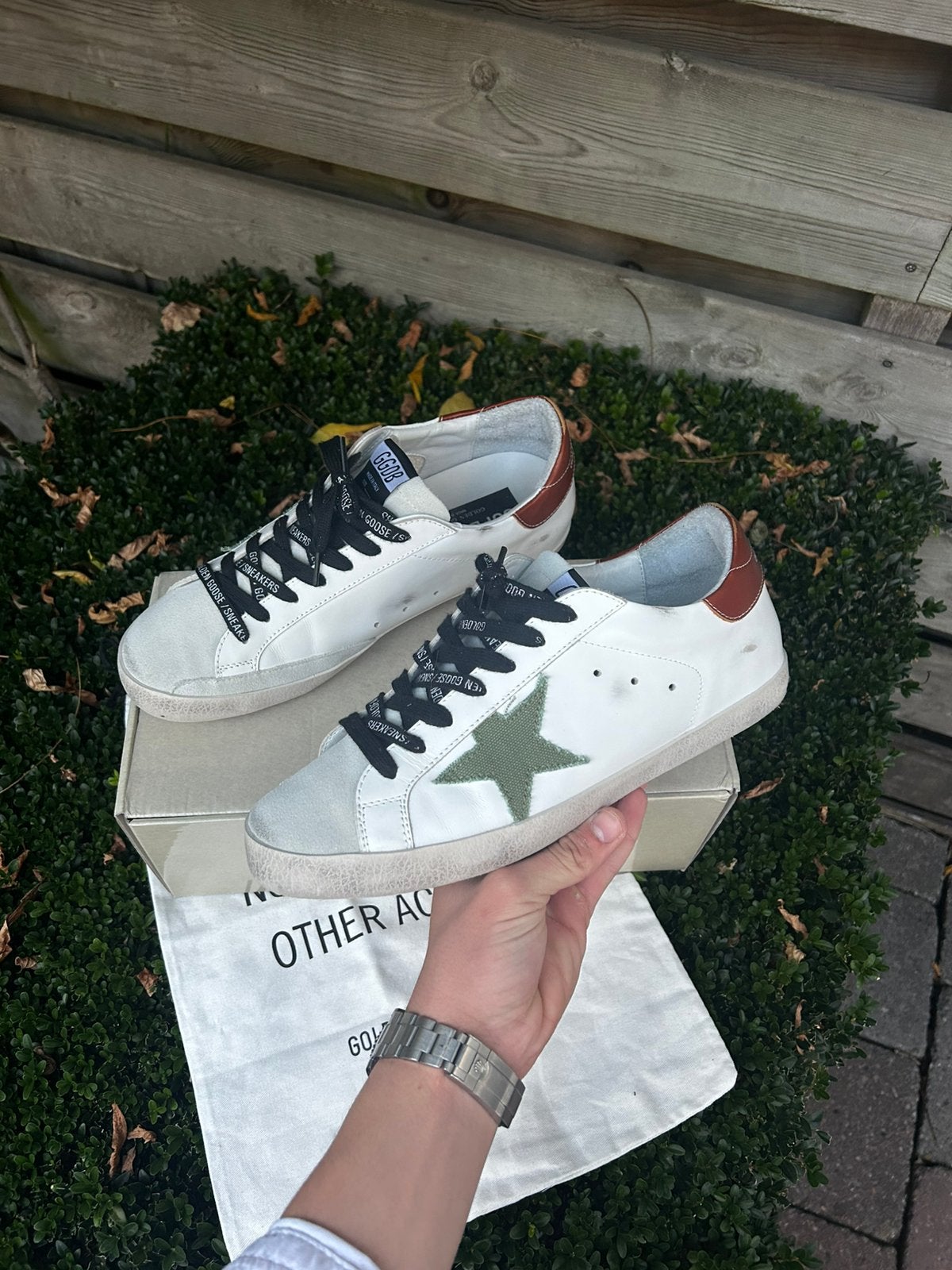Golden Goose Super-Star Sneakers - Wit/Olijfgroen - Maat 44, Wit, Ophalen of Verzenden, Sneakers of Gympen, Zo goed als nieuw