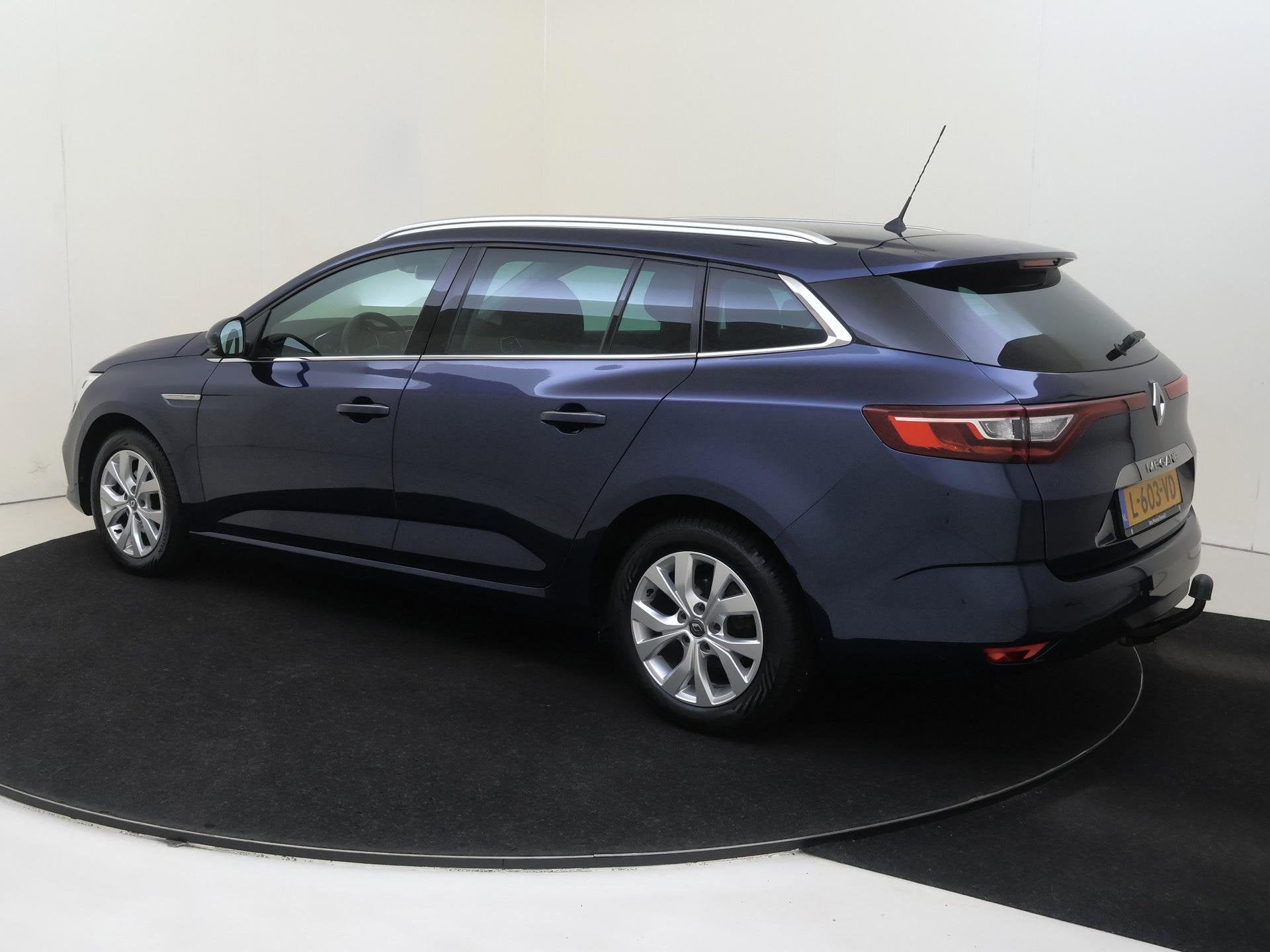 Renault Mégane Estate 1.3 TCe Limited | bluetooth | trekhaa, Auto's, Voorwielaandrijving, Stof, Gebruikt, 4 cilinders
