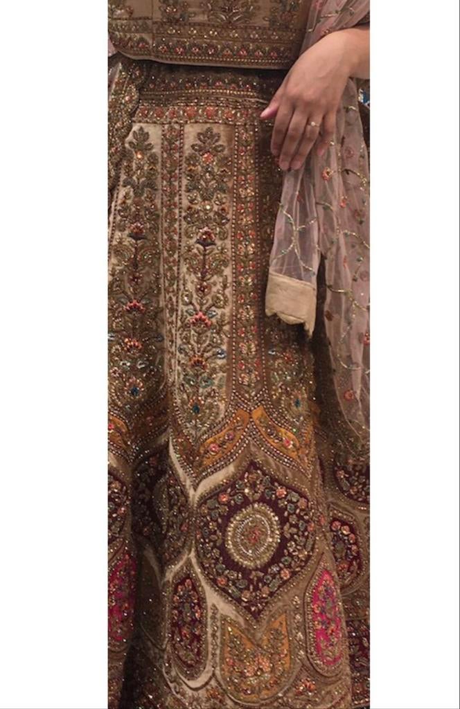 Nieuwe Bollywood Bruidslehenga - Prachtig Geborduurd, Ophalen of Verzenden, Nieuw, Overige kleuren