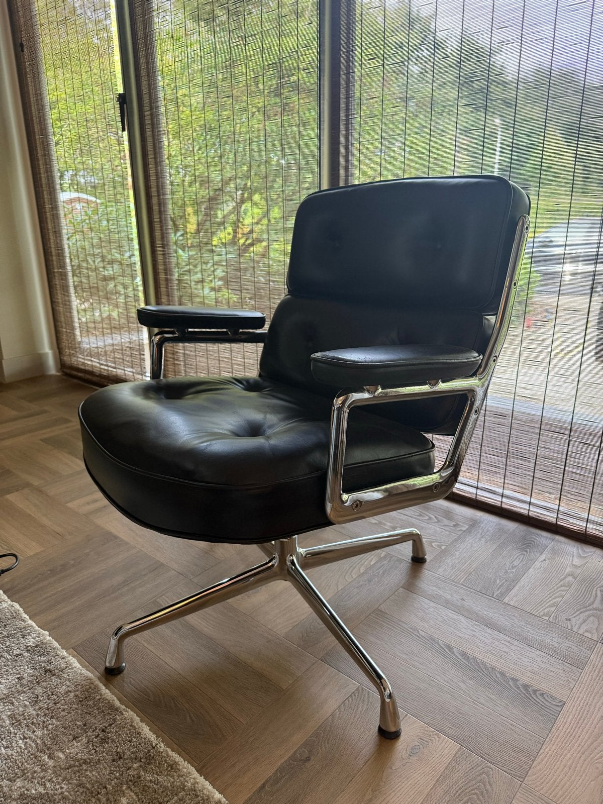Vitra Eames Vintage Lobby Chair - Zwart Leder, Huis en Inrichting, Stoelen, Ophalen, Gebruikt, Zwart, Leer