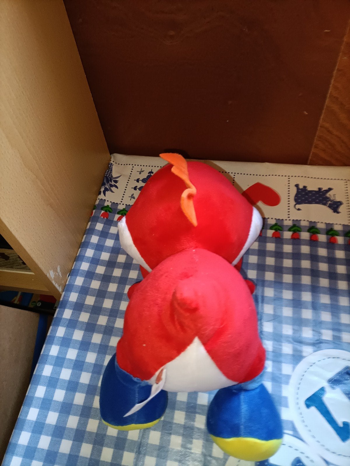 Yoshi knuffel rood met wit en blauwe schoenen, Ophalen of Verzenden, Zo goed als nieuw, Overige typen