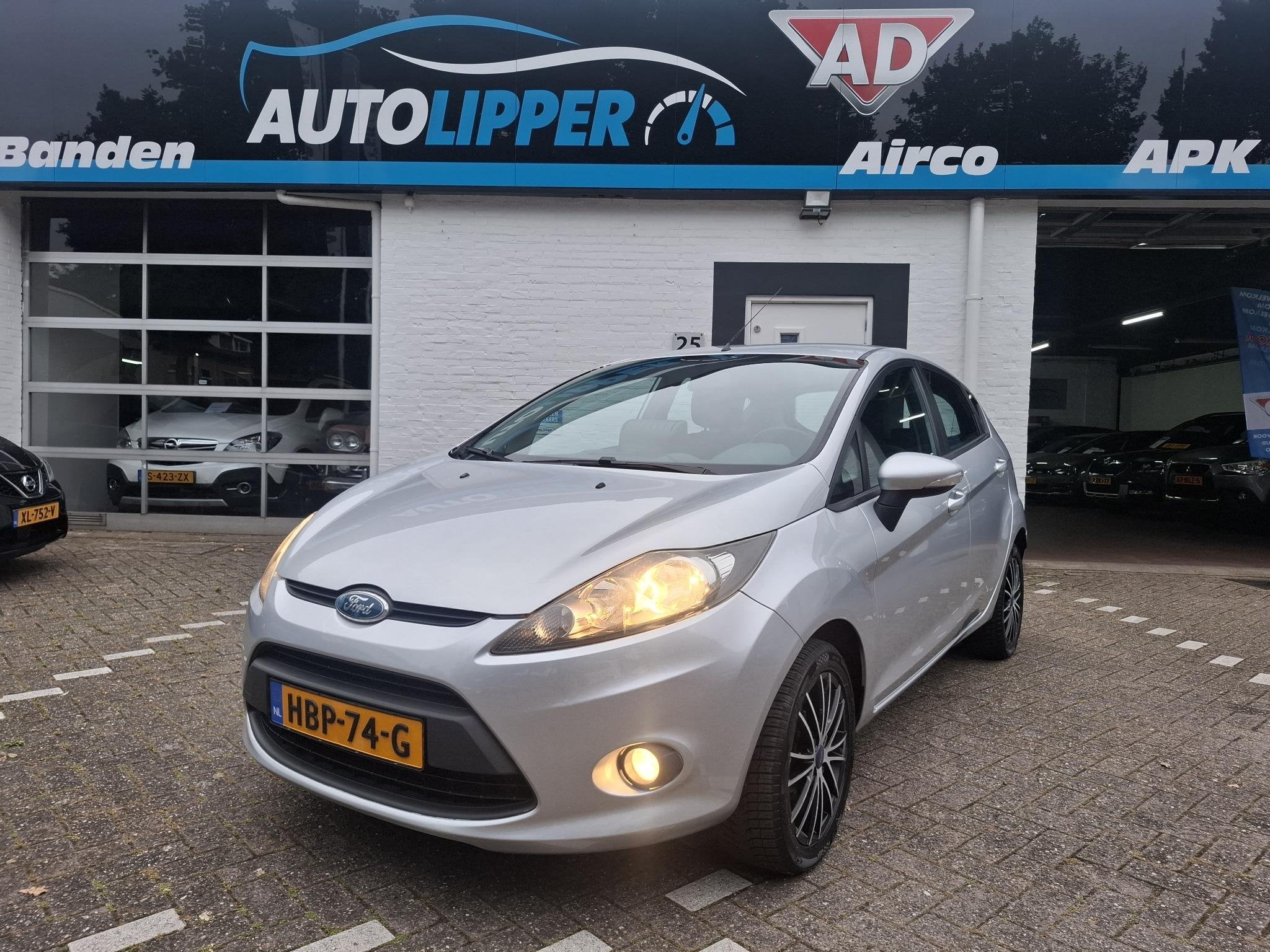 Ford Fiesta 1.25 Trend Carplay | Airco | All Seasonbanden |, Auto's, Ford, Voorwielaandrijving, Stof, 82 pk, Bedrijf