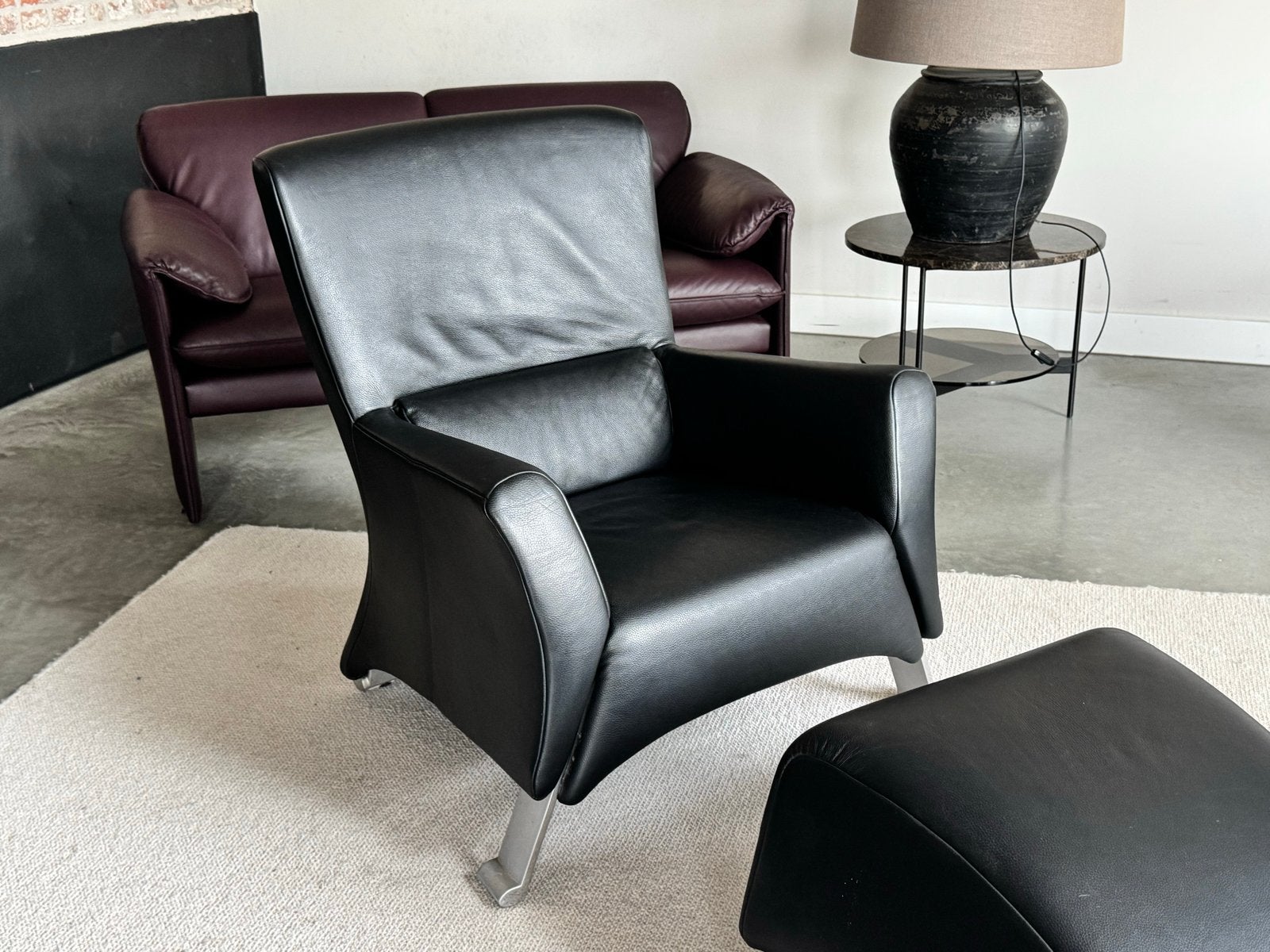 Rolf Benz 322 Fauteuil + Hocker | Zwart Leer | Als Nieuw, X, Leer, Ophalen of Verzenden, Zo goed als nieuw