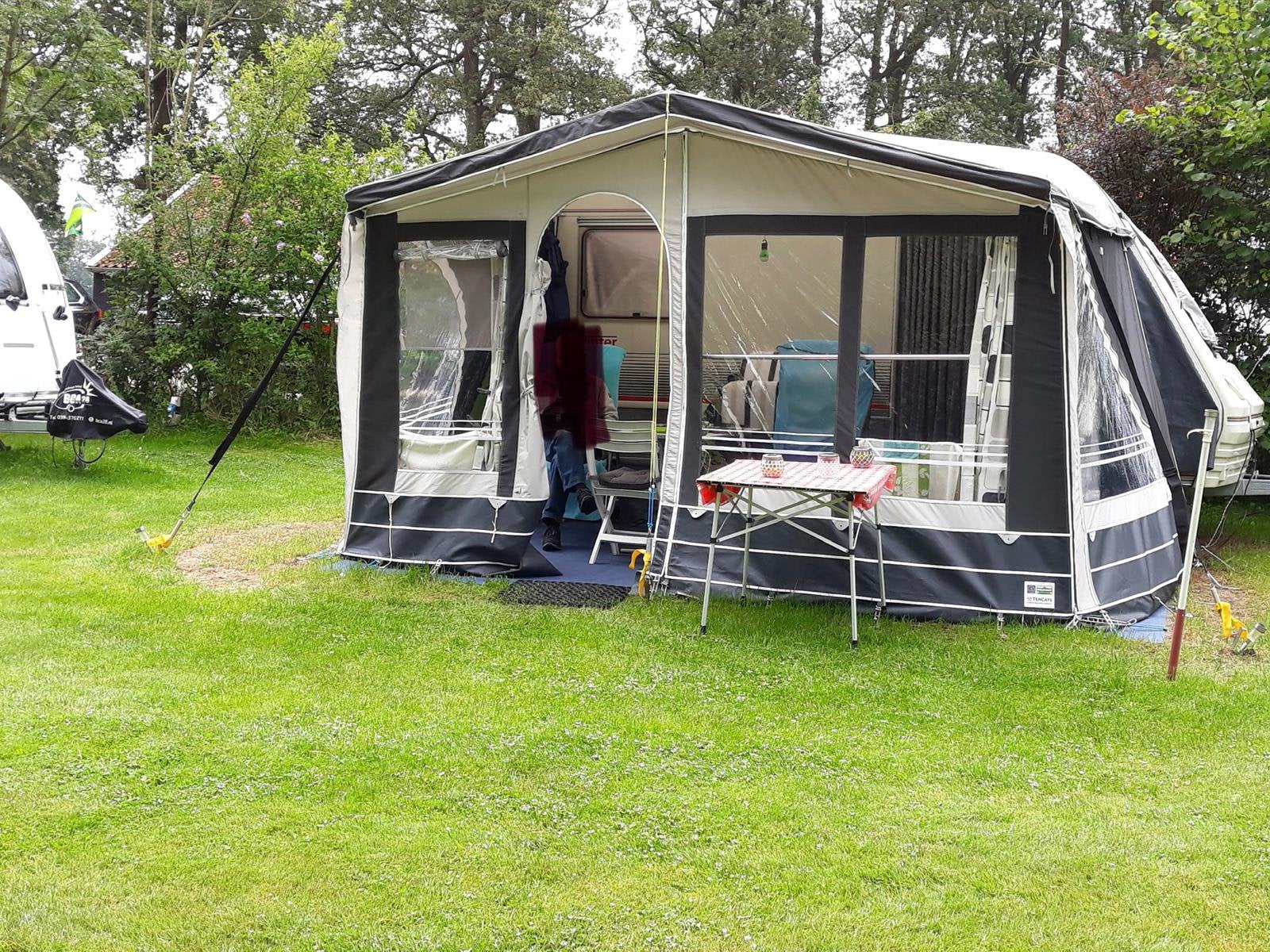 Beyerland caravan, Luifel, Omvormbare zithoek, Treinzit, Particulier