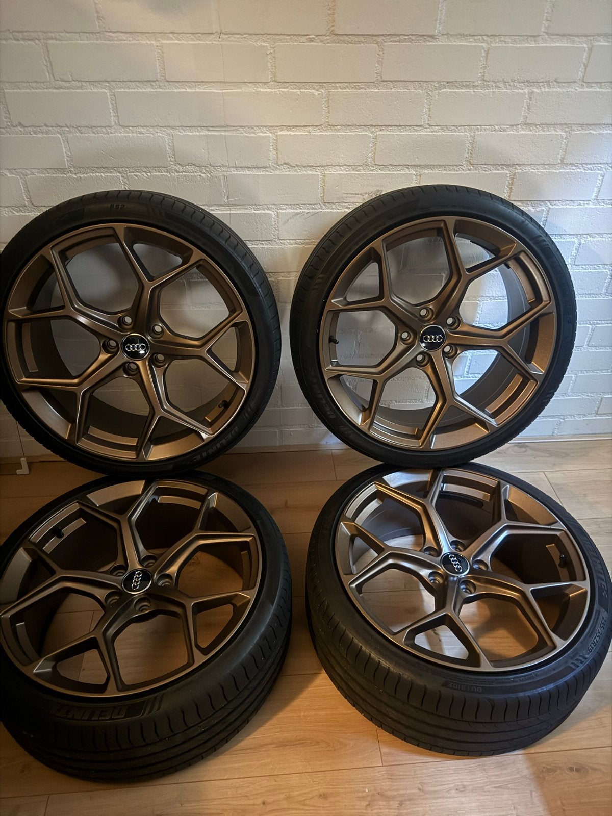Audi 19 inch velgen met zomerbanden - Delinte 235/35ZR19, Gebruikt, Banden en Velgen, 235 mm, Personenwagen