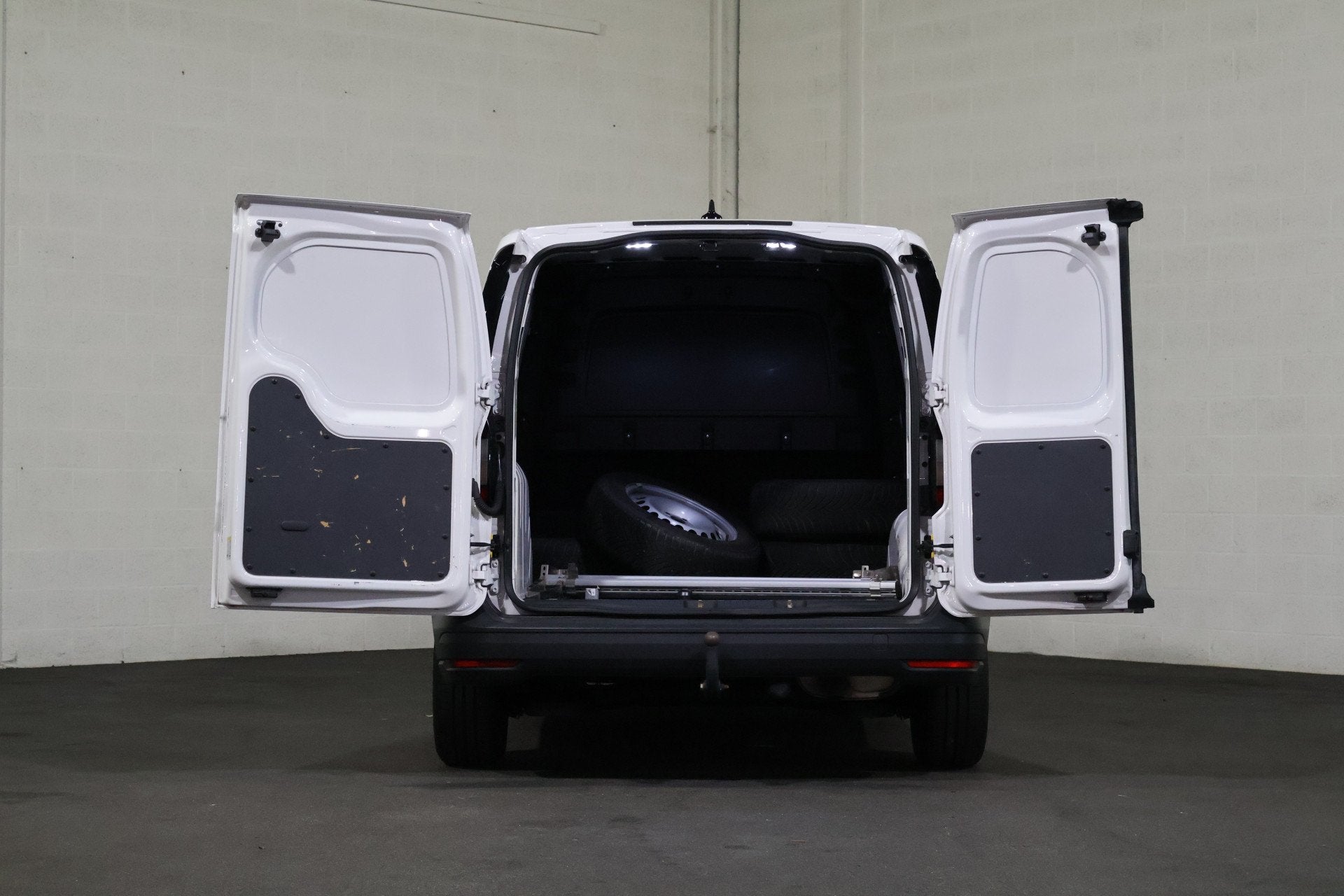 Volkswagen Caddy 1.5 TSI 115pk Camera Trekhaak Apple Carplay, Voorwielaandrijving, 15 km/l, Gebruikt, 4 cilinders