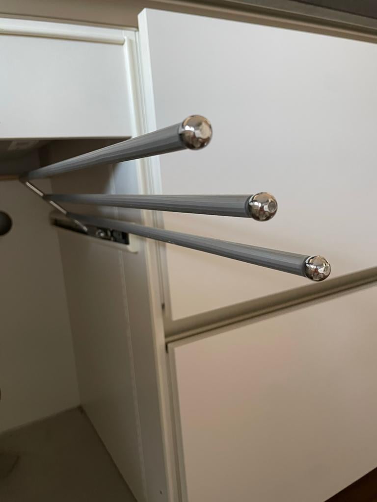 Uittrekbare handdoekhouder voor keuken of badkamer, Overige typen, Ophalen of Verzenden, Zo goed als nieuw, Metaal