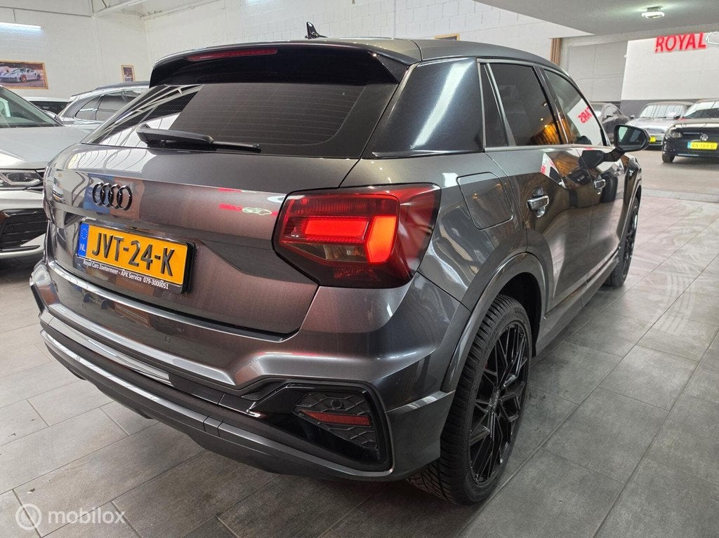 Audi Q2 35 TFSI S-LINE / Acc / Camera/ Leer/ B.spot/ 19 INCH, 4 cilinders, 150 pk, Leder, Bedrijf
