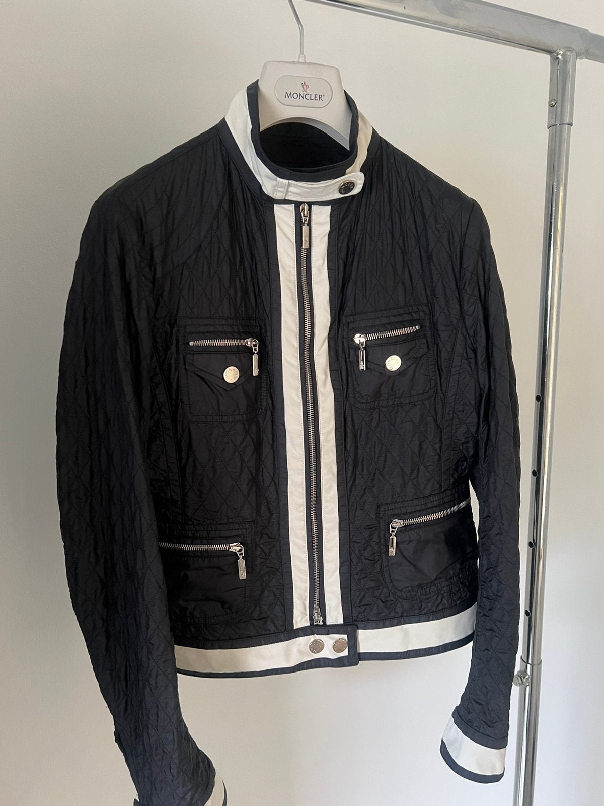 Origineel dames  jasje van Moncler, Maat 38/40 (M), Zwart, Ophalen of Verzenden, Zo goed als nieuw