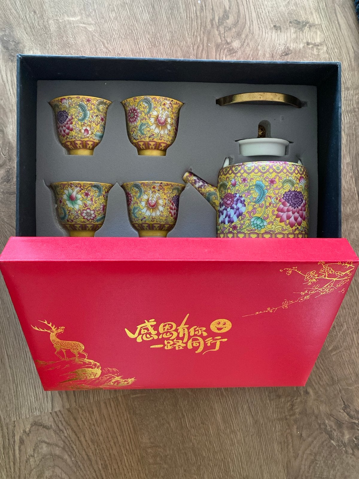 Nieuw Chinees theeservies uit Singapore met lichte roest, Huis en Inrichting, Ophalen, Aziatisch, Keramiek, Nieuw