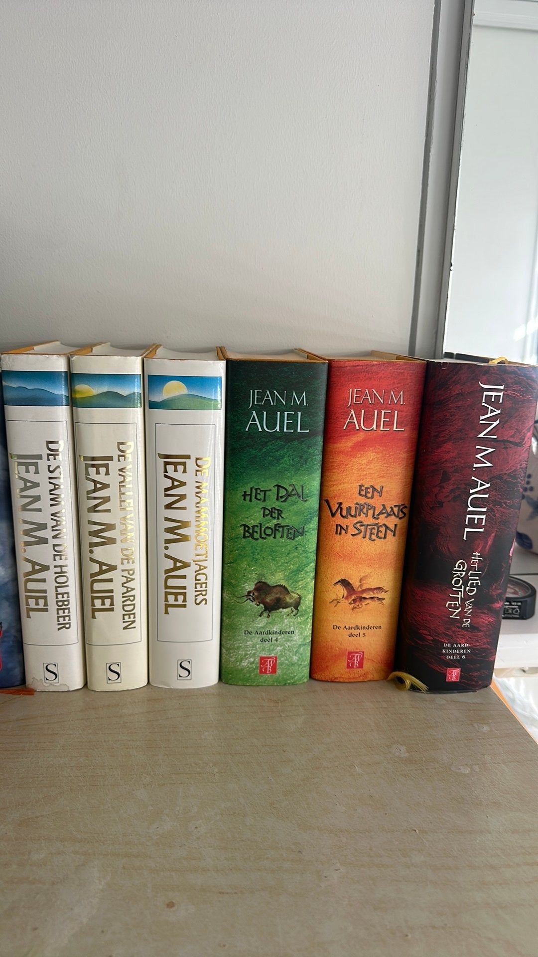 6 delige reeks van jean M Auel, Boeken, Ophalen of Verzenden, Gelezen