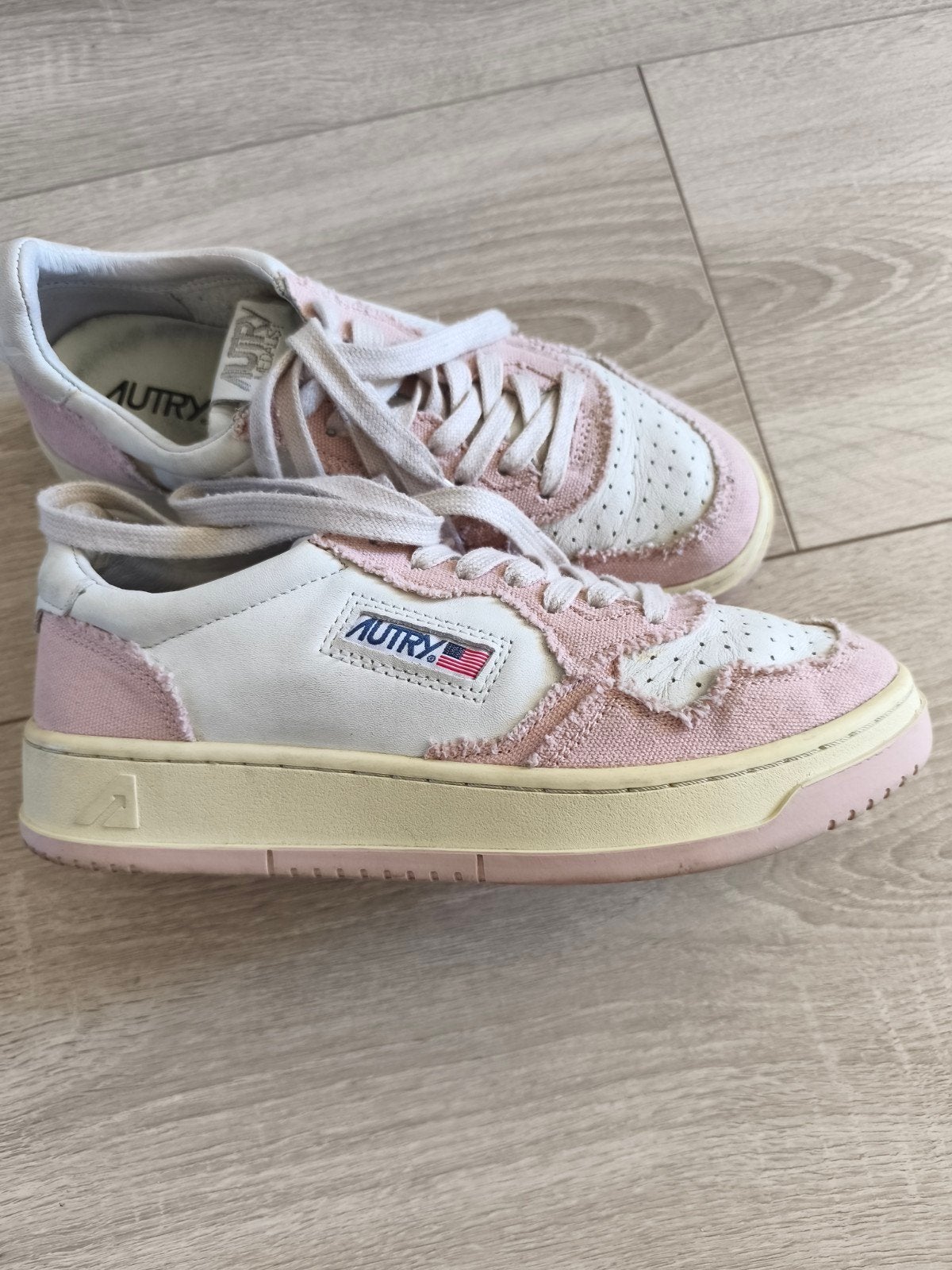 Sneakers van Autry. Maat 40, Kleding | Dames, Ophalen of Verzenden, Autry, Roze, Sneakers of Gympen