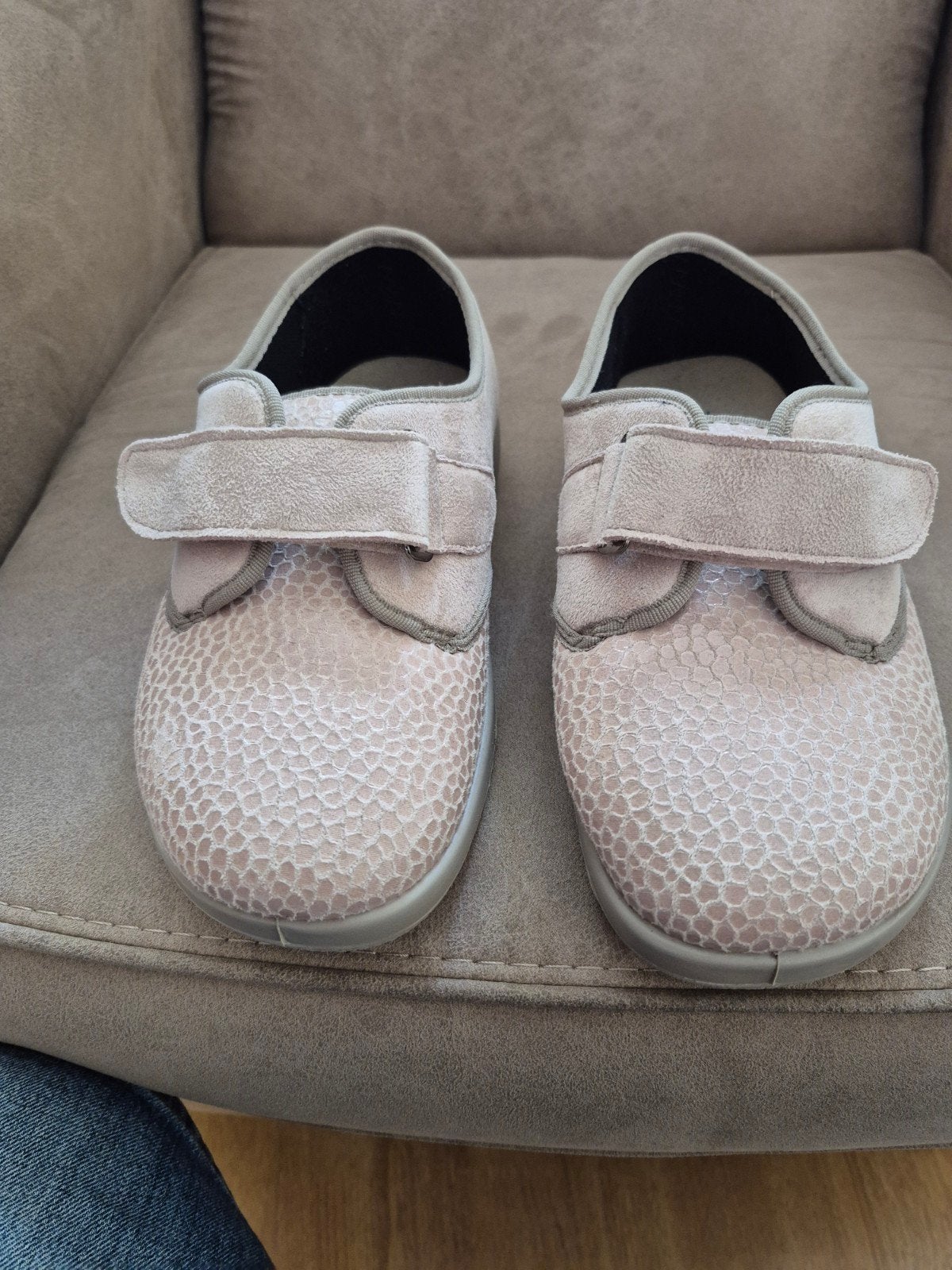 nieuwe Varomed Pantoffels/Sloffen met klittenband - Maat 38, Ophalen of Verzenden, Nieuw, Pantoffels of Sloffen