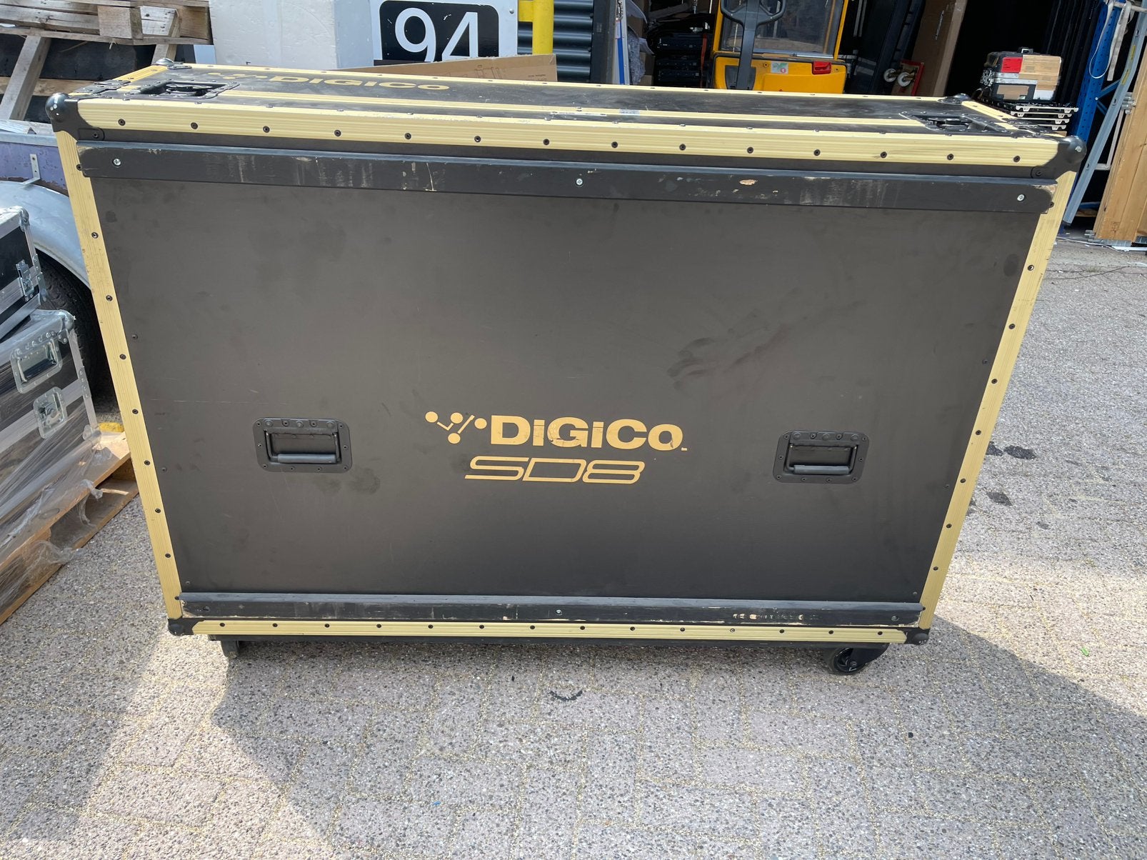 FLIGHTCASE DIGICO SD8 Mixer 147x95cm 13+28cm Hoog ORIGINEEL, Ophalen, Zo goed als nieuw, Overige instrumenten, Flightcase