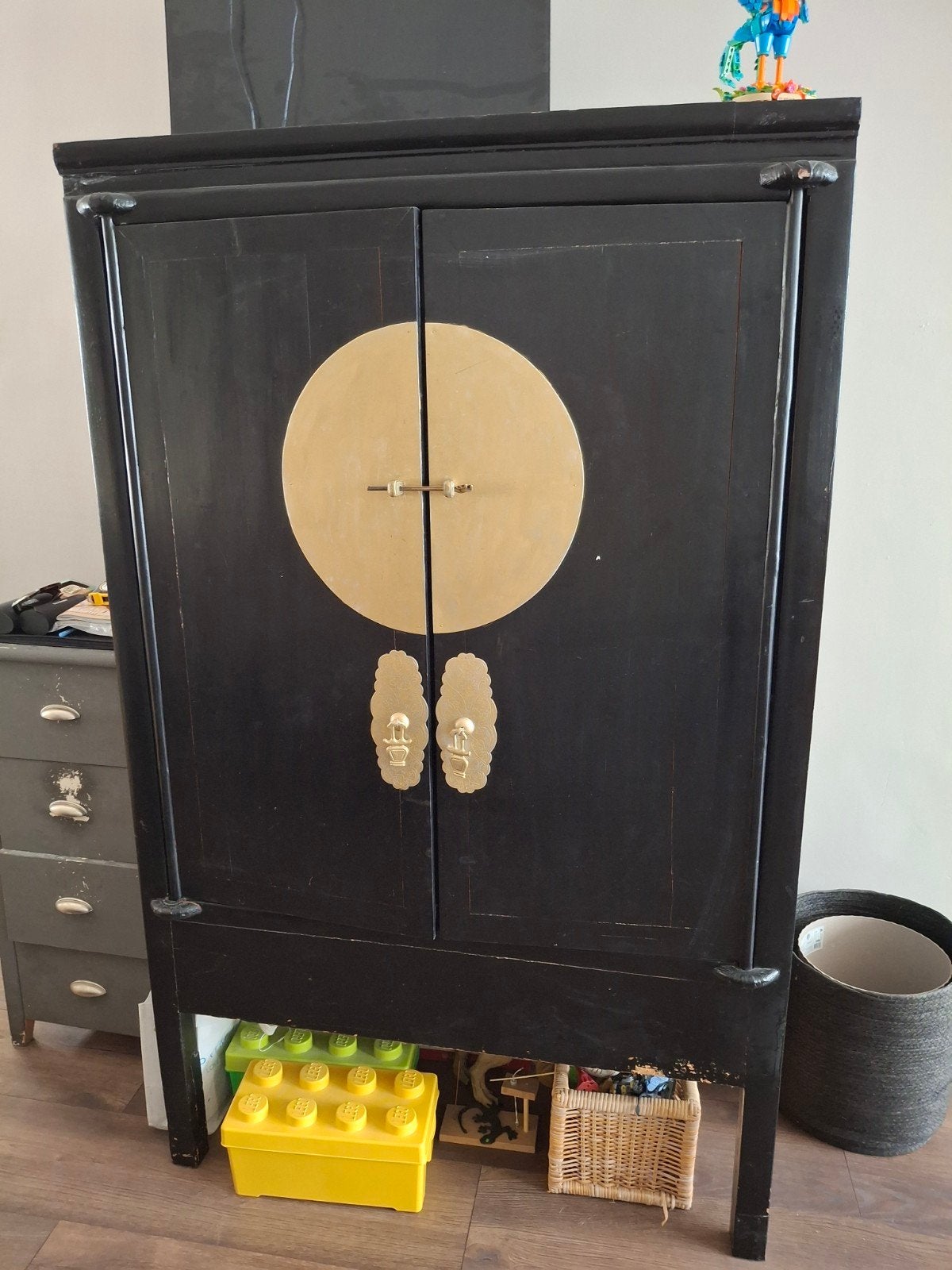 Zwart Chinese kast met gouden accenten, Ophalen