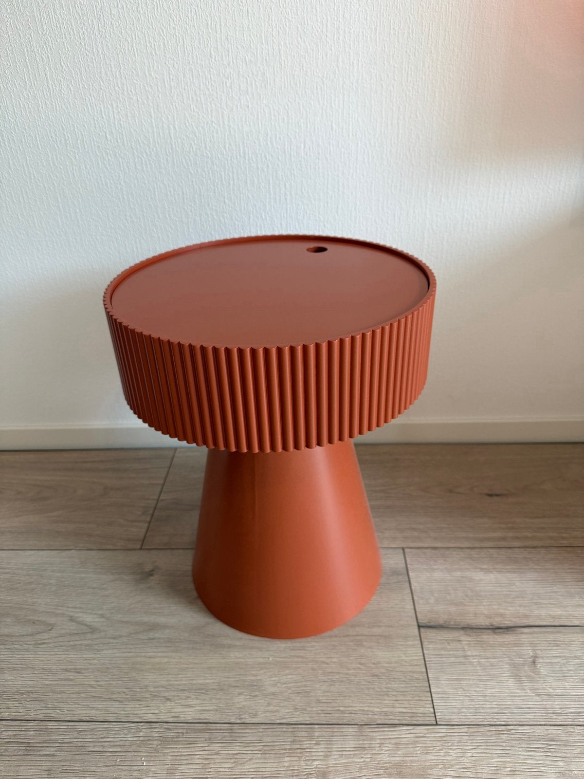 Roestbruine bijzettafel Kwantum Ø38x46cm, Metaal of Aluminium, Rond, Zo goed als nieuw, Ophalen