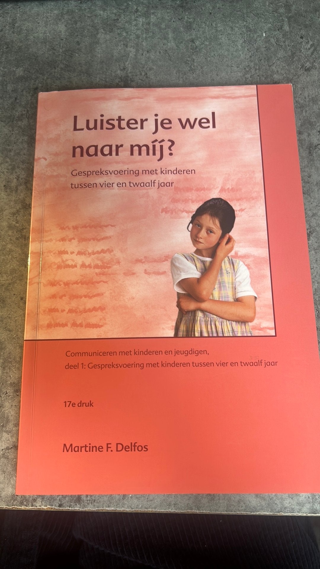 Martine Delfos - Luister je wel naar mij?, Boeken, Zo goed als nieuw, Martine Delfos, Alpha, HBO