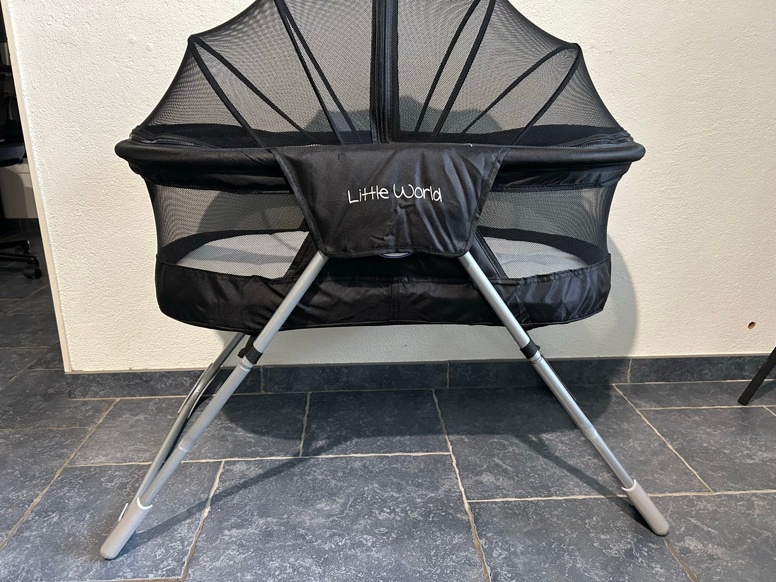 Little World Reisbed en Wiegje Snoozer Black, Kinderen en Baby's, Babywiegjes en Ledikanten, Ophalen, Zo goed als nieuw, Reisbedje