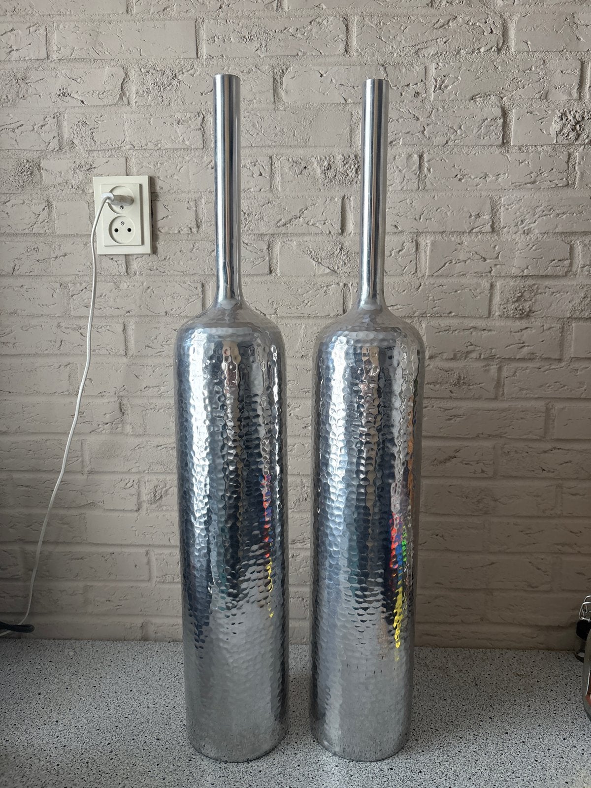Set van 2 zilverkleurige gehamerde vazen, 70 cm hoog, Ophalen, Gebruikt, Met patroon/structuur, Metaal