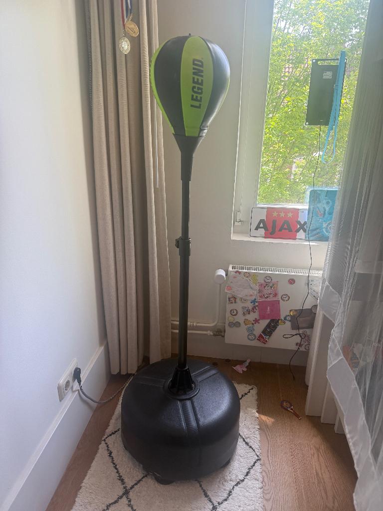 Legend bokspaal - verstelbaar tussen 140 en 160cm hoog, Sport en Fitness, Boksen, Ophalen, Zo goed als nieuw, Bokszak