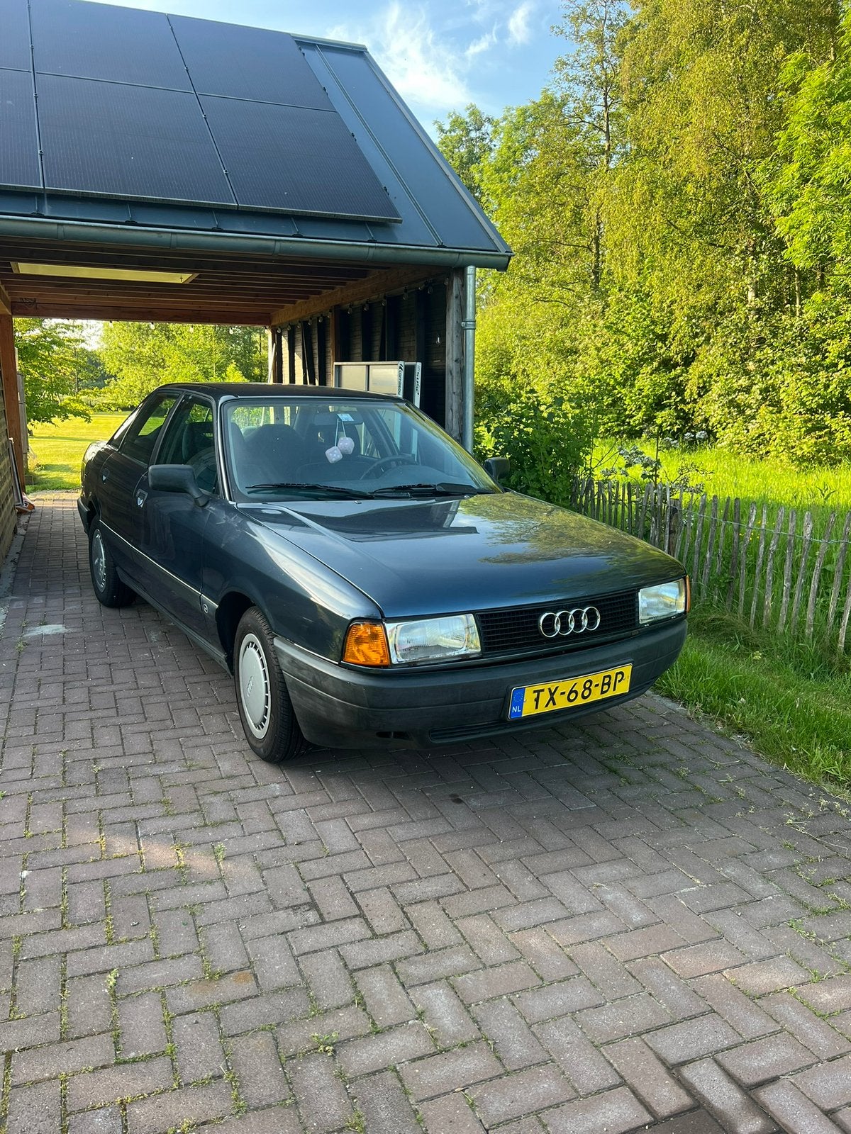 Audi 80 1.8 1989 Blauw, Auto's, Audi, Particulier, Radio, Benzine, Sedan, Handgeschakeld, Origineel Nederlands, Blauw, Zwart, Voorwielaandrijving