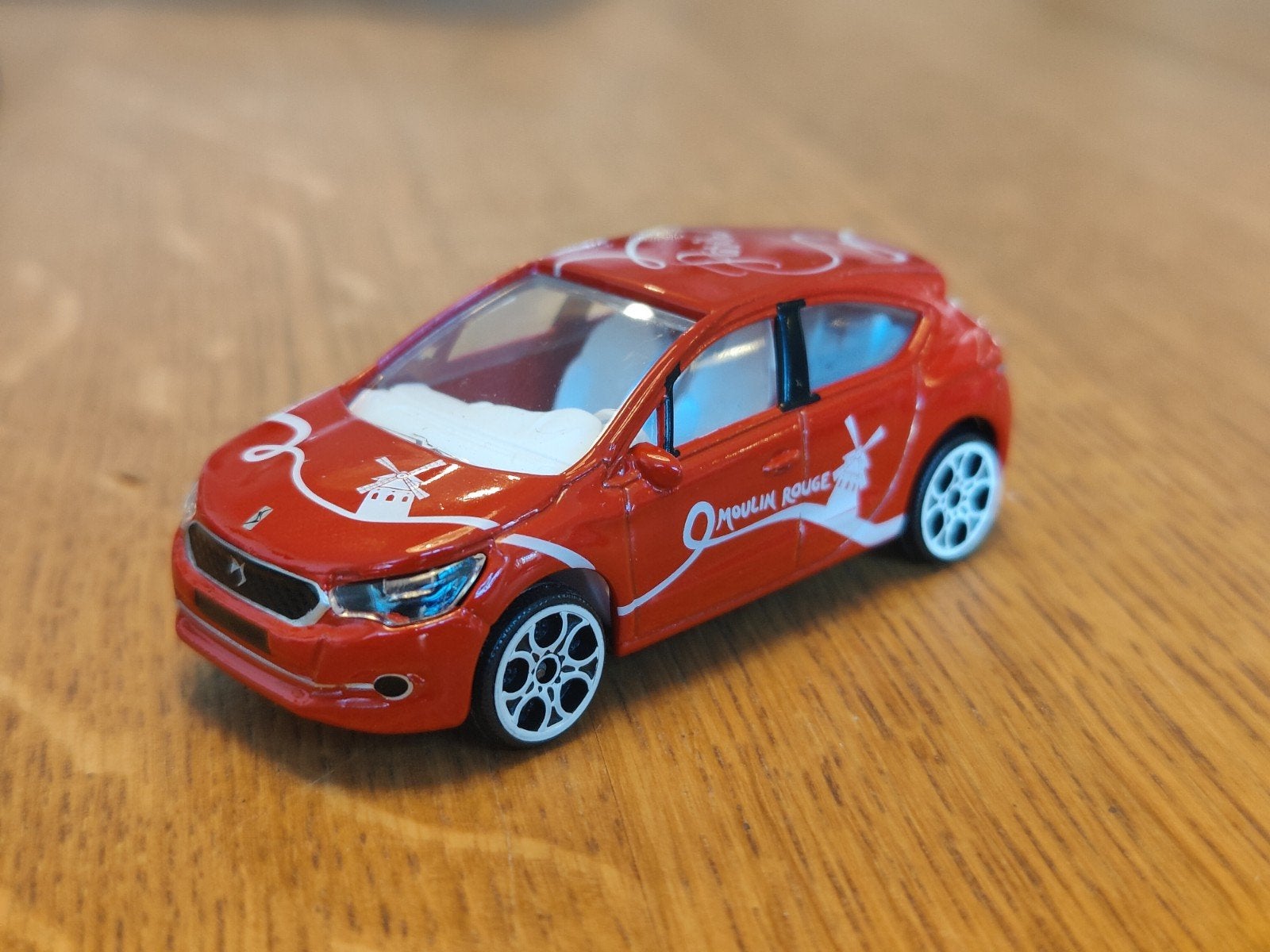 Majorette DS 4 French Touch Moulin Rouge, Ophalen of Verzenden, Zo goed als nieuw, Auto