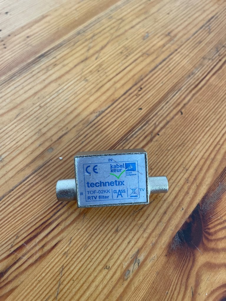 Technetix TOF-02KK RTV Filter + 2 kabels, Audio, Tv en Foto, Audiokabels en Televisiekabels, Ophalen of Verzenden, Gebruikt, Minder dan 2 meter