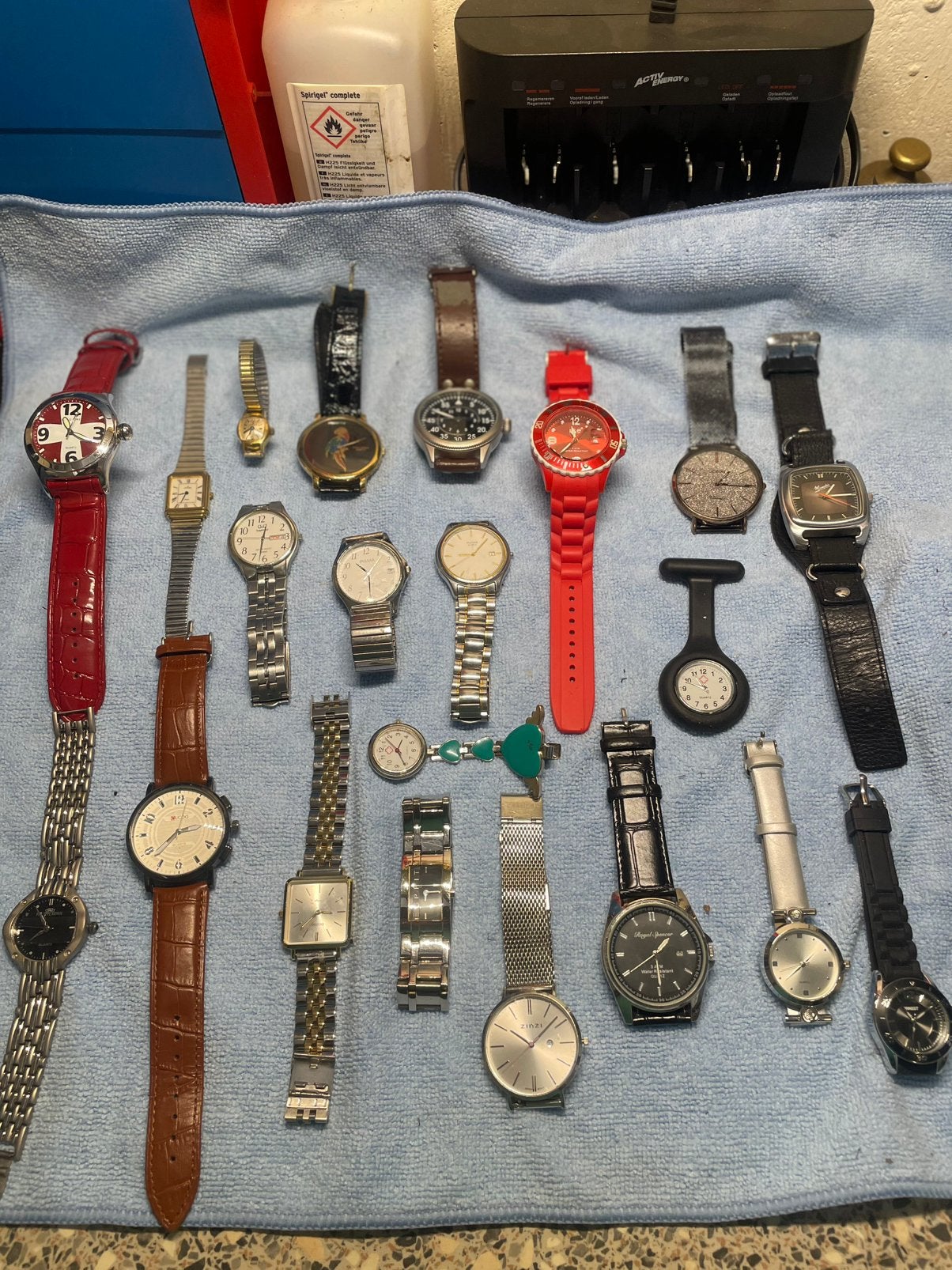 Div horloge doe een bod, Ophalen of Verzenden, Staal, Overige merken