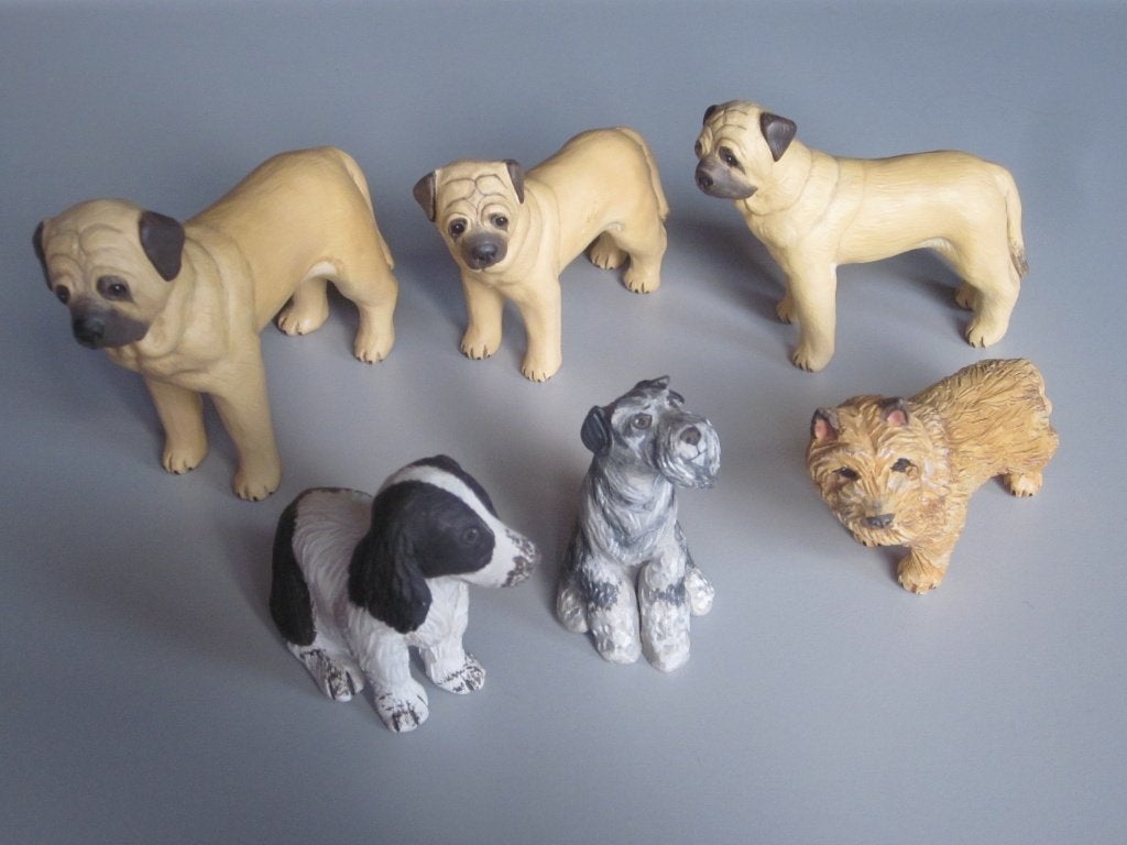 honden beeldjes handgemaakt van keramiek beschilderd 6cm, Ophalen of Verzenden, Zo goed als nieuw, Dier