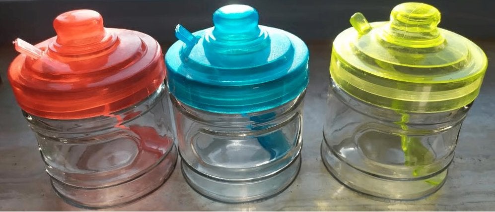 set glazen voorraad-, jampotjes + kunststofdeksel + lepeltje, Glas, Nieuw, Ophalen of Verzenden, Voorraadpot