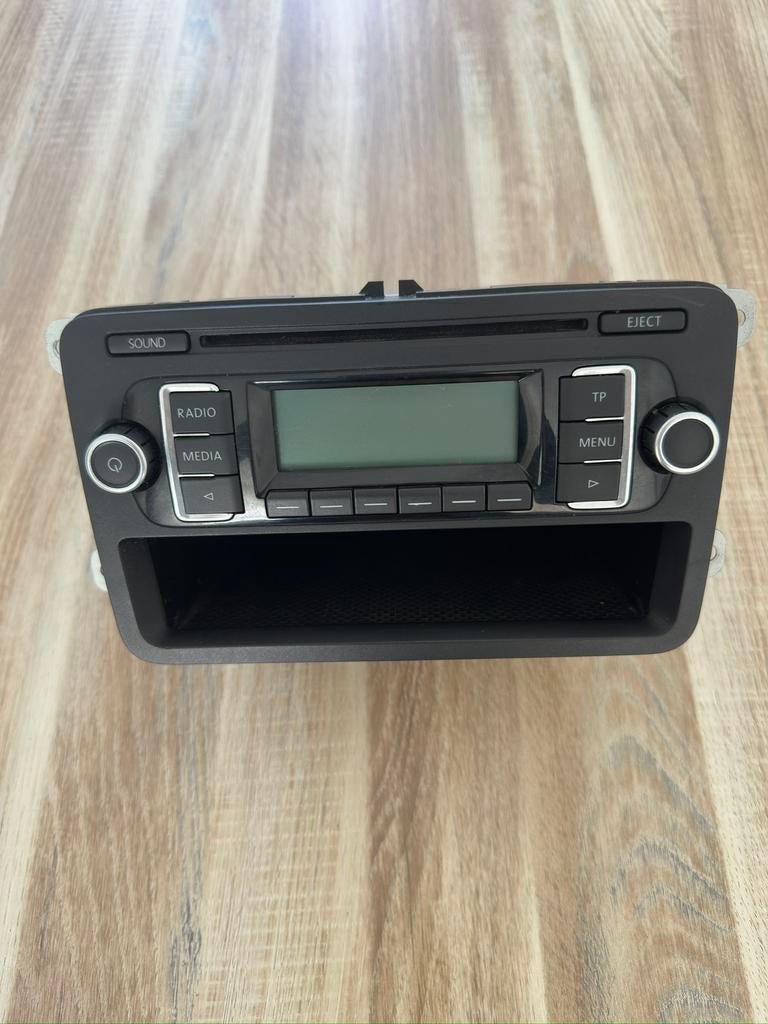 Volkswagen RCD210 radio, Ophalen of Verzenden, Zo goed als nieuw