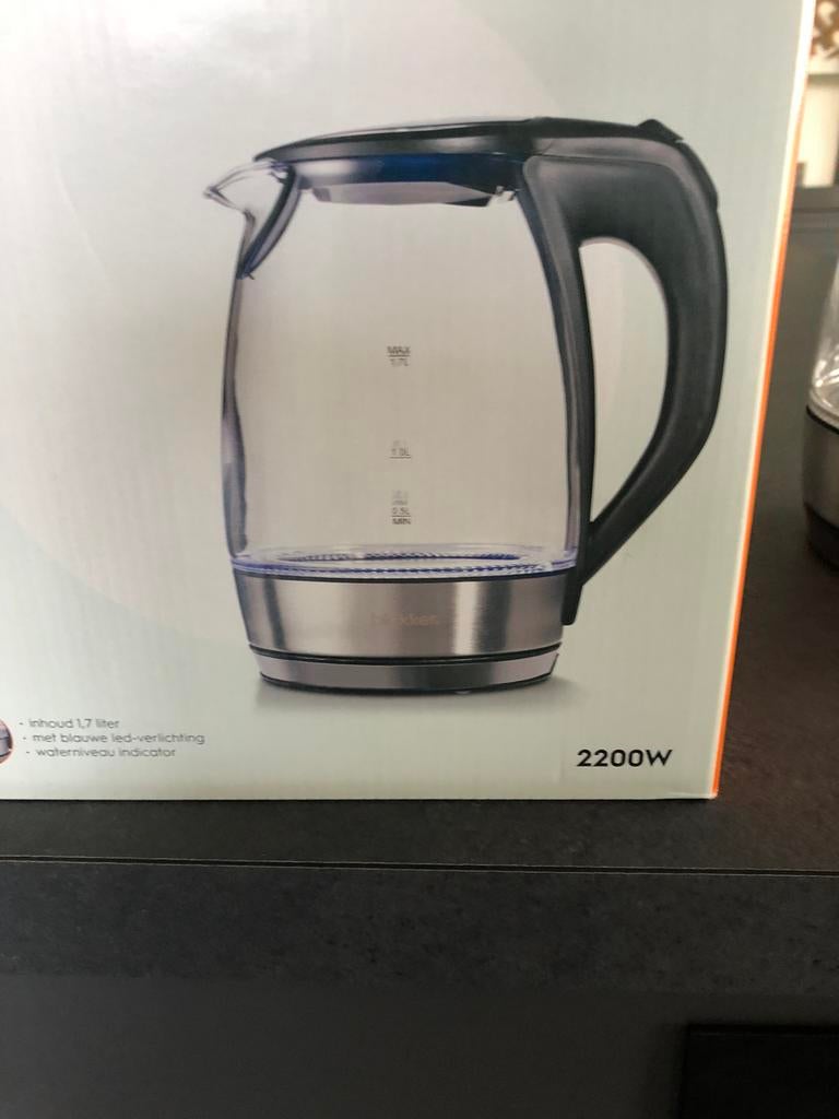 Blokker waterkoker 1,7 liter 2200 watt., Witgoed en Apparatuur, Waterkokers, 1 tot 2 liter, Ophalen of Verzenden, Zo goed als nieuw
