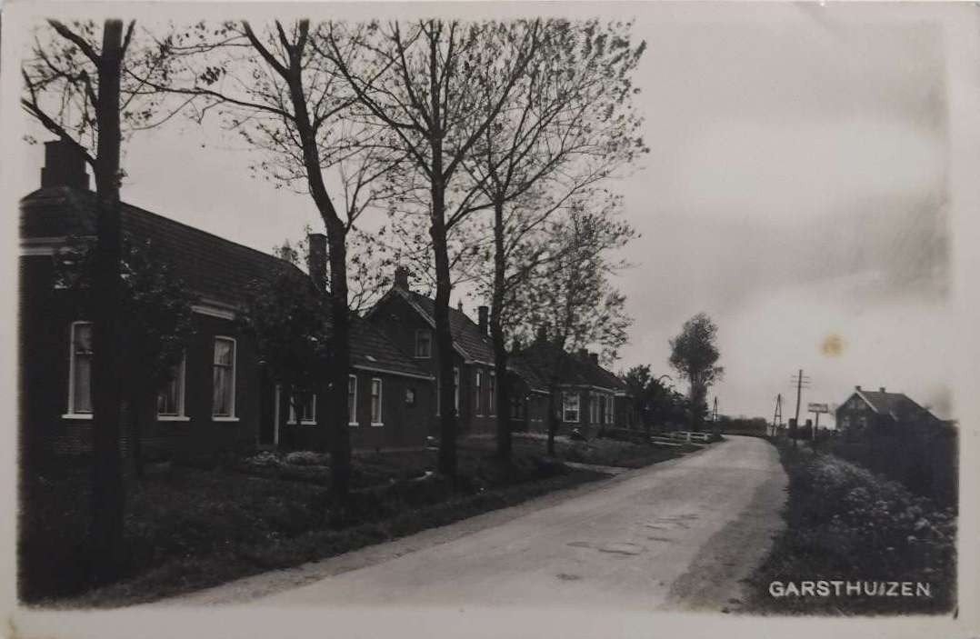 Fotokaart Garsthuizen (Groningen) – Dorpsgezicht ca. 1930, Ophalen of Verzenden, 1920 tot 1940, Gelopen, Groningen