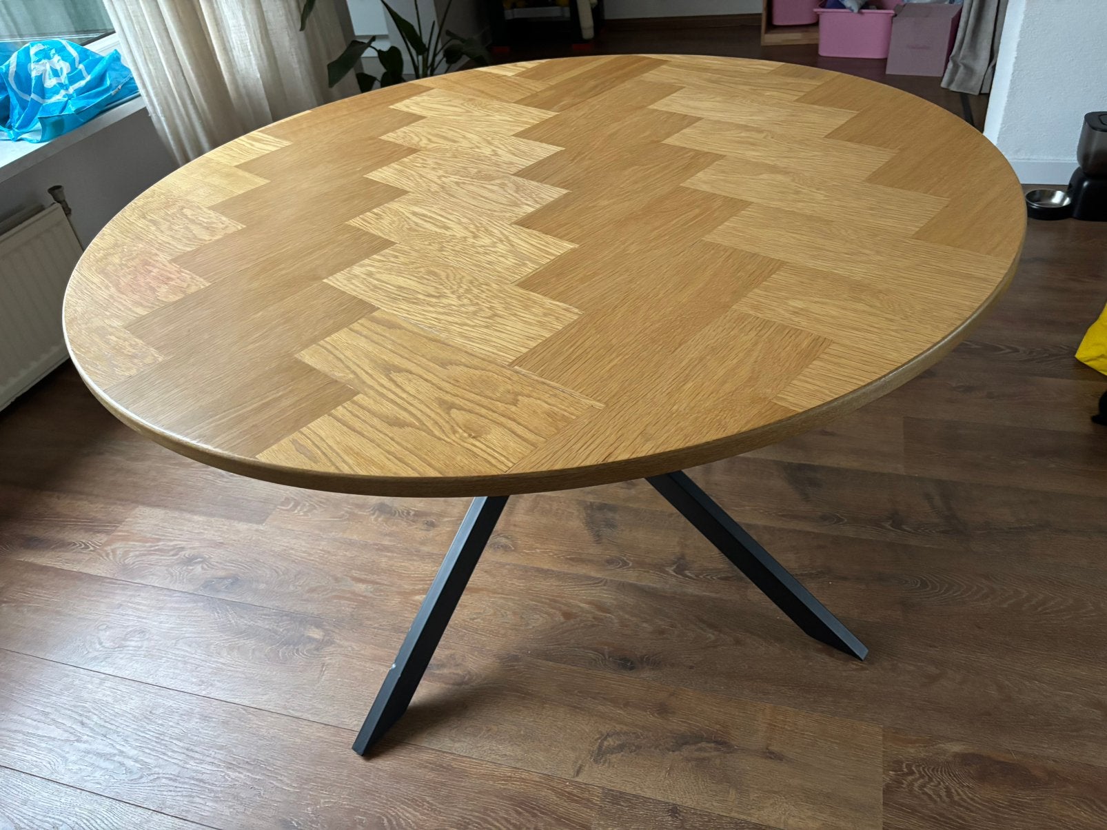 Ronde eettafel 140cm diagonaal geschikt voor 4 personen, Huis en Inrichting, Ophalen, Gebruikt, Rond, 100 tot 150 cm