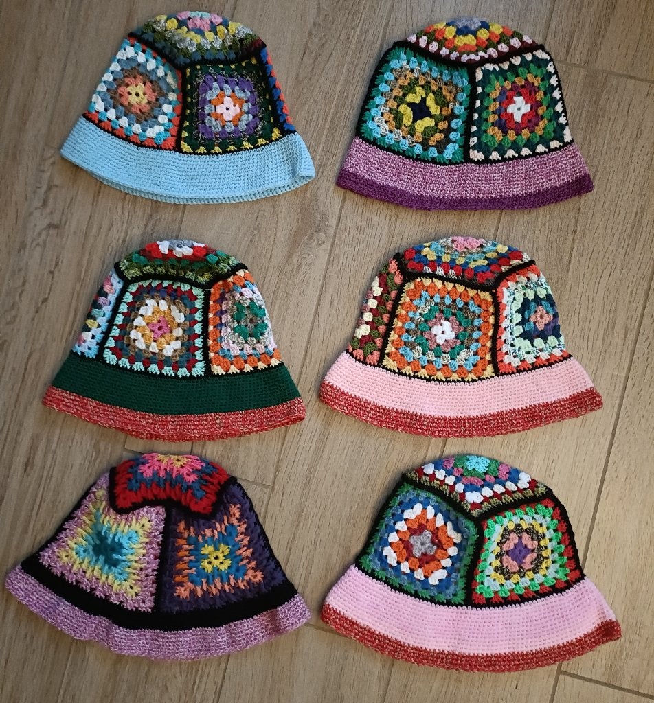 BIJNA GRATIS! Festival hand gehaakte Granny Square hoed muts, Ophalen of Verzenden, Nieuw, Maat 38/40 (M), Muts