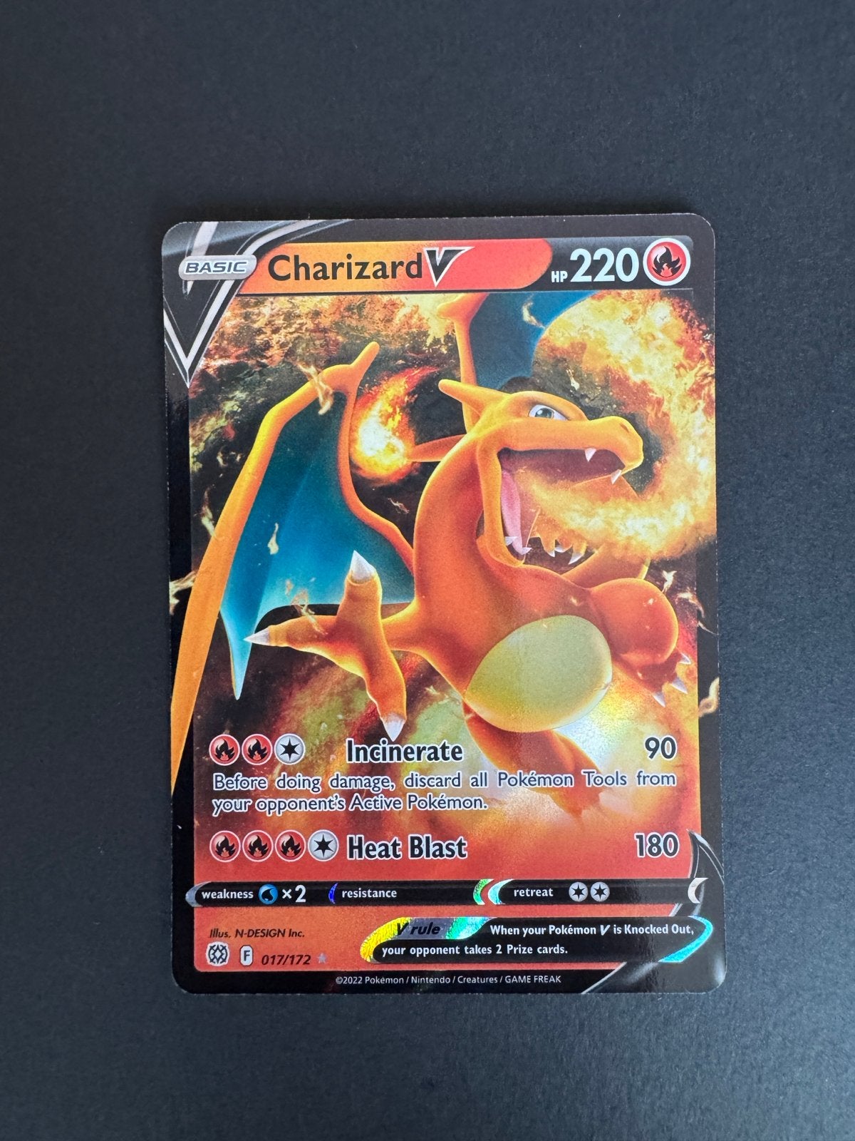 Charizard V (017/172) - Brilliant Stars, Ophalen, Zo goed als nieuw, Losse kaart, Foil