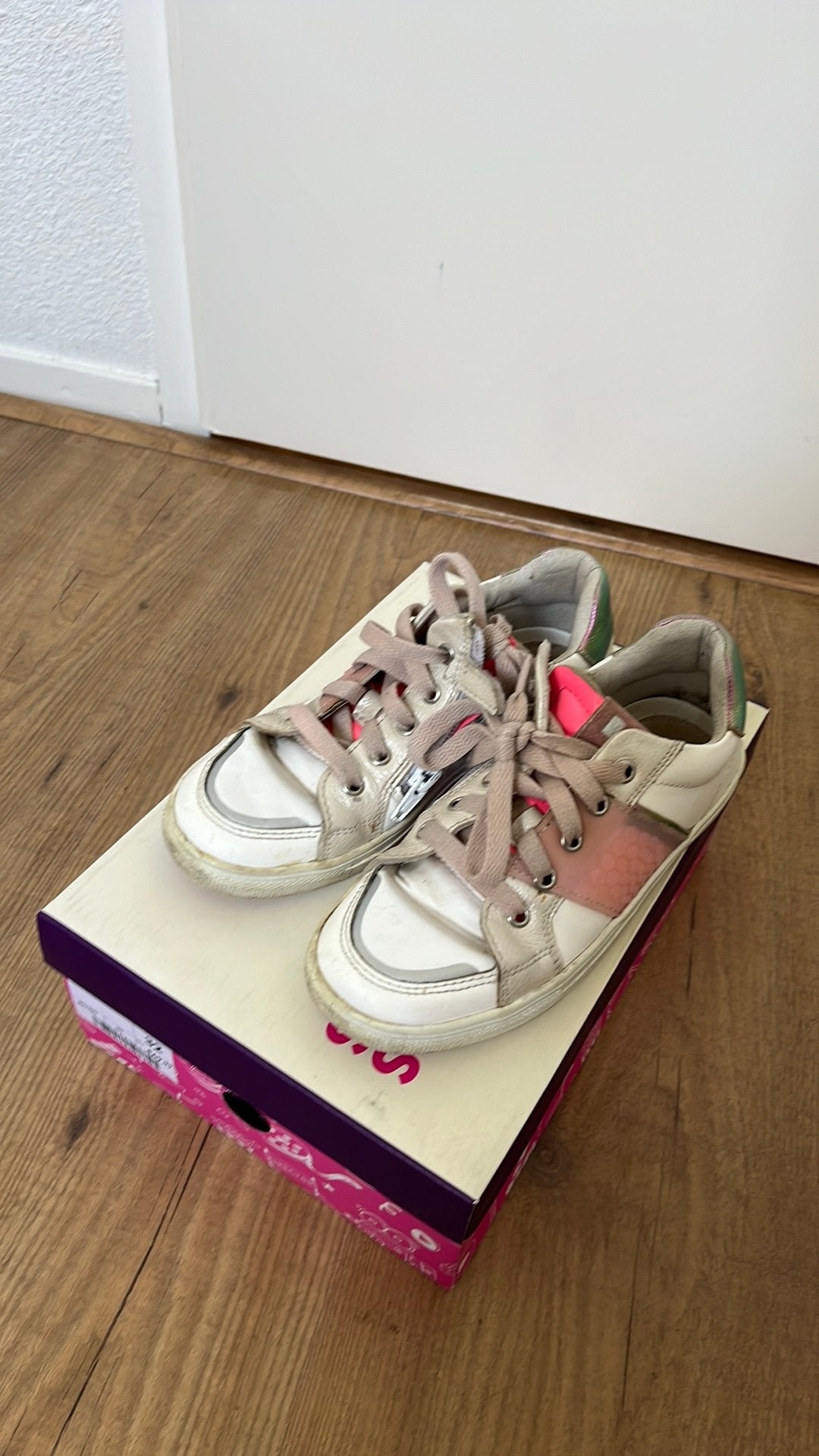 Sneakers wit leer, maat 32, Gebruikt, Meisje, Schoenen, Ophalen of Verzenden