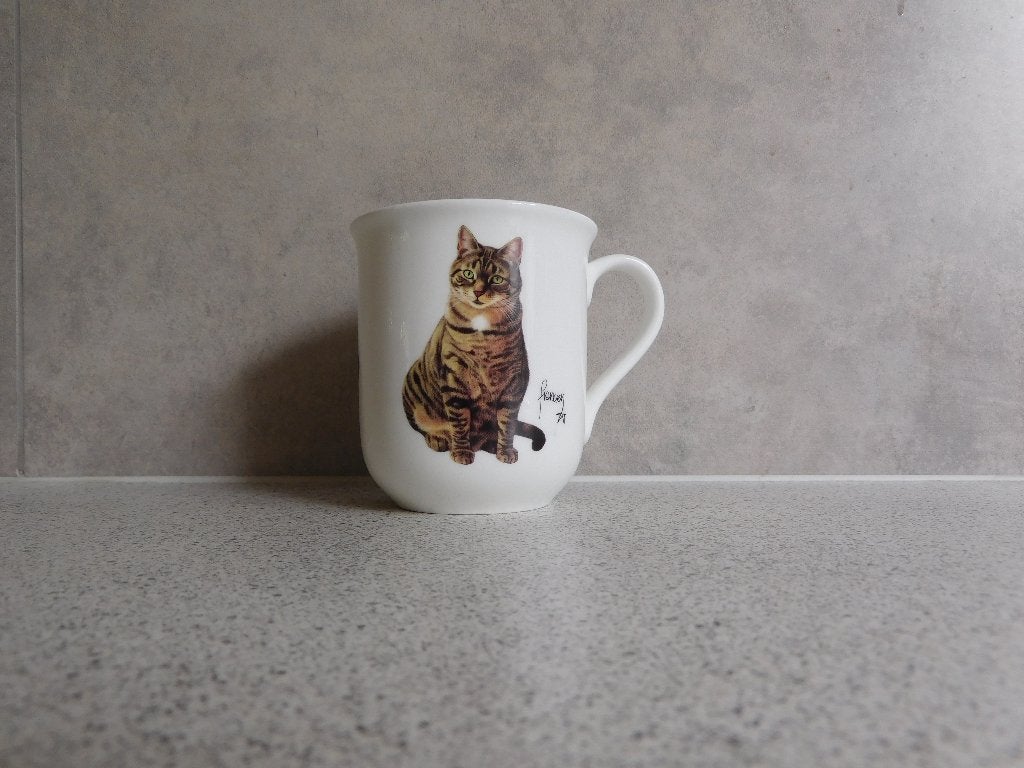 Mok 9,5x8,5 cm. Fine Bone China Mara Francien van Westering, Overige merken, Ophalen of Verzenden, Zo goed als nieuw, Overige stijlen