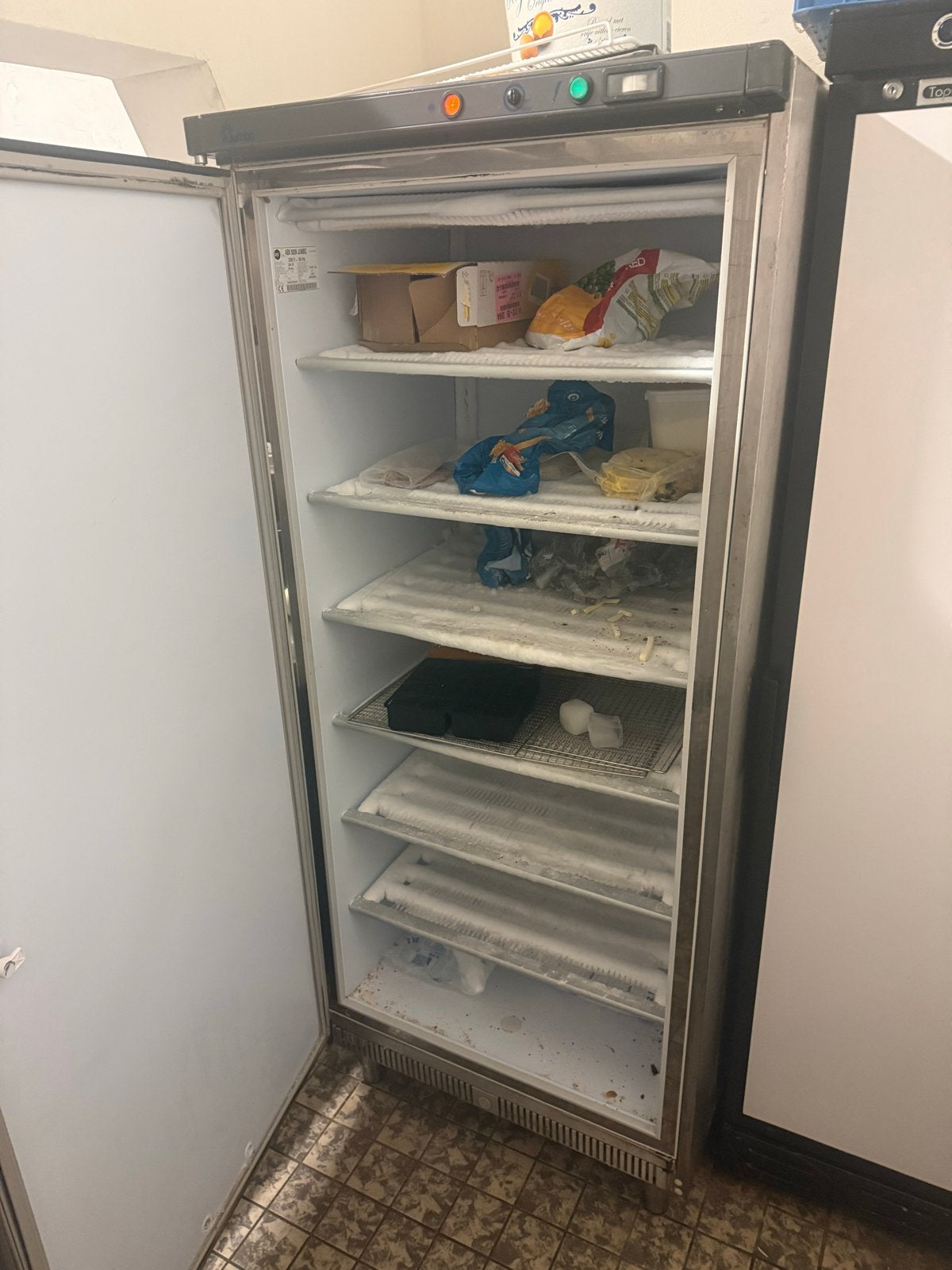 Professionele vriezer - Afhalen 2e verdieping (kraan nodig!), Gebruikt, 200 liter of meer, 60 cm of meer, Met aparte vriezer
