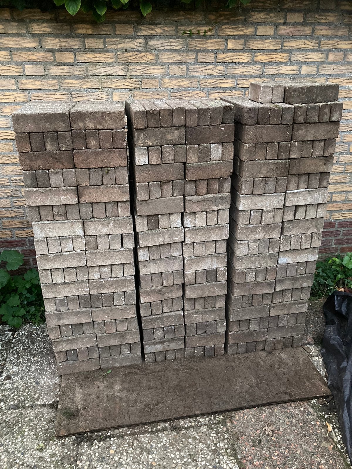 Gratis betonklinkers waalfomaat 8m2, Tuin en Terras, Ophalen, Gebruikt, Klinkers, 5 tot 10 m²