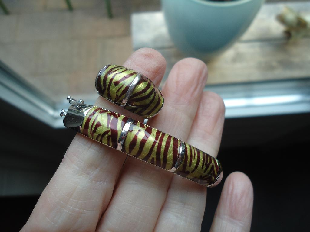 mooie verzilveren armband mooi emaille panter motief, Ophalen of Verzenden, Zo goed als nieuw, Zilver, Zilver