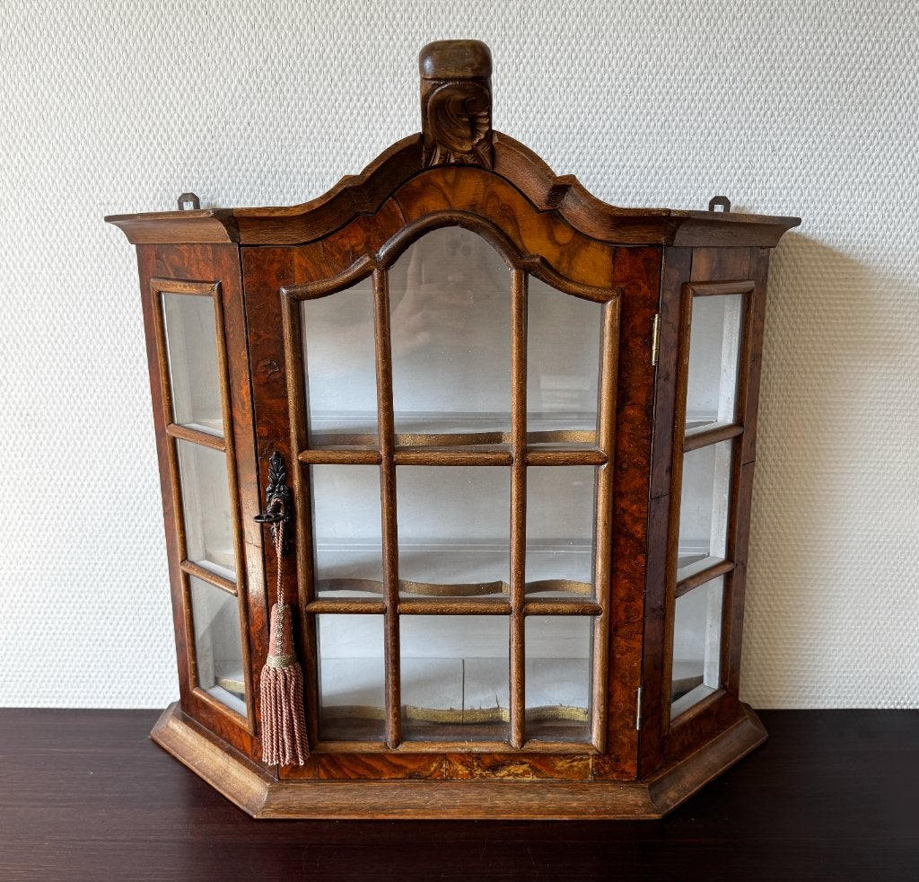 Antiek Vintage Notenhouten Wandkastje Vitrinekastje Trinket, Huis en Inrichting, Kasten | Vitrinekasten, Ophalen, Met deur(en)
