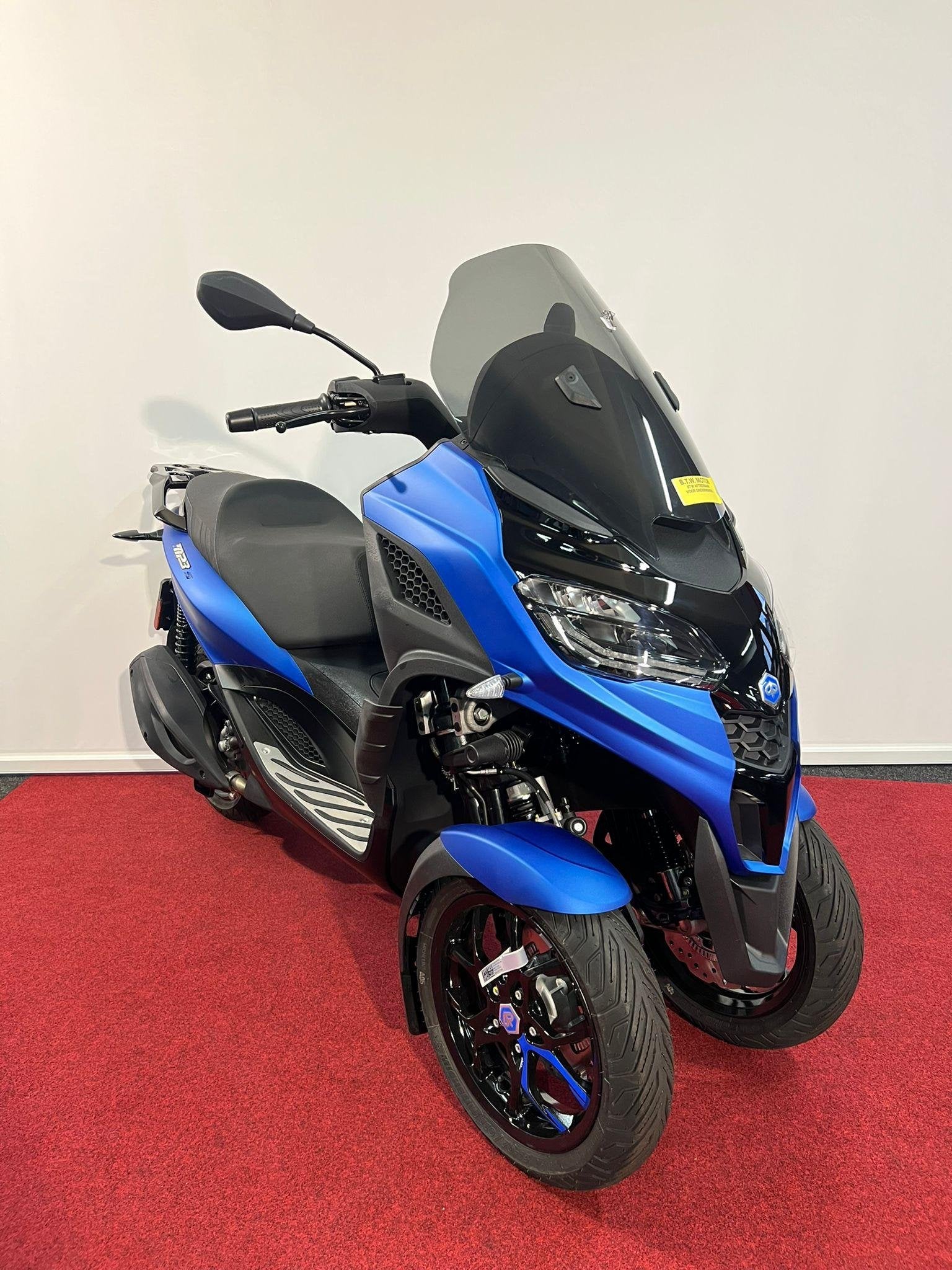 Piaggio MP3 310 HPE Sport ABS E5+ NIEUW €750 KORTING!, Postbus 305
4900 AH  Oosterhout, NL, Overig, Customer_service@piaggio.com