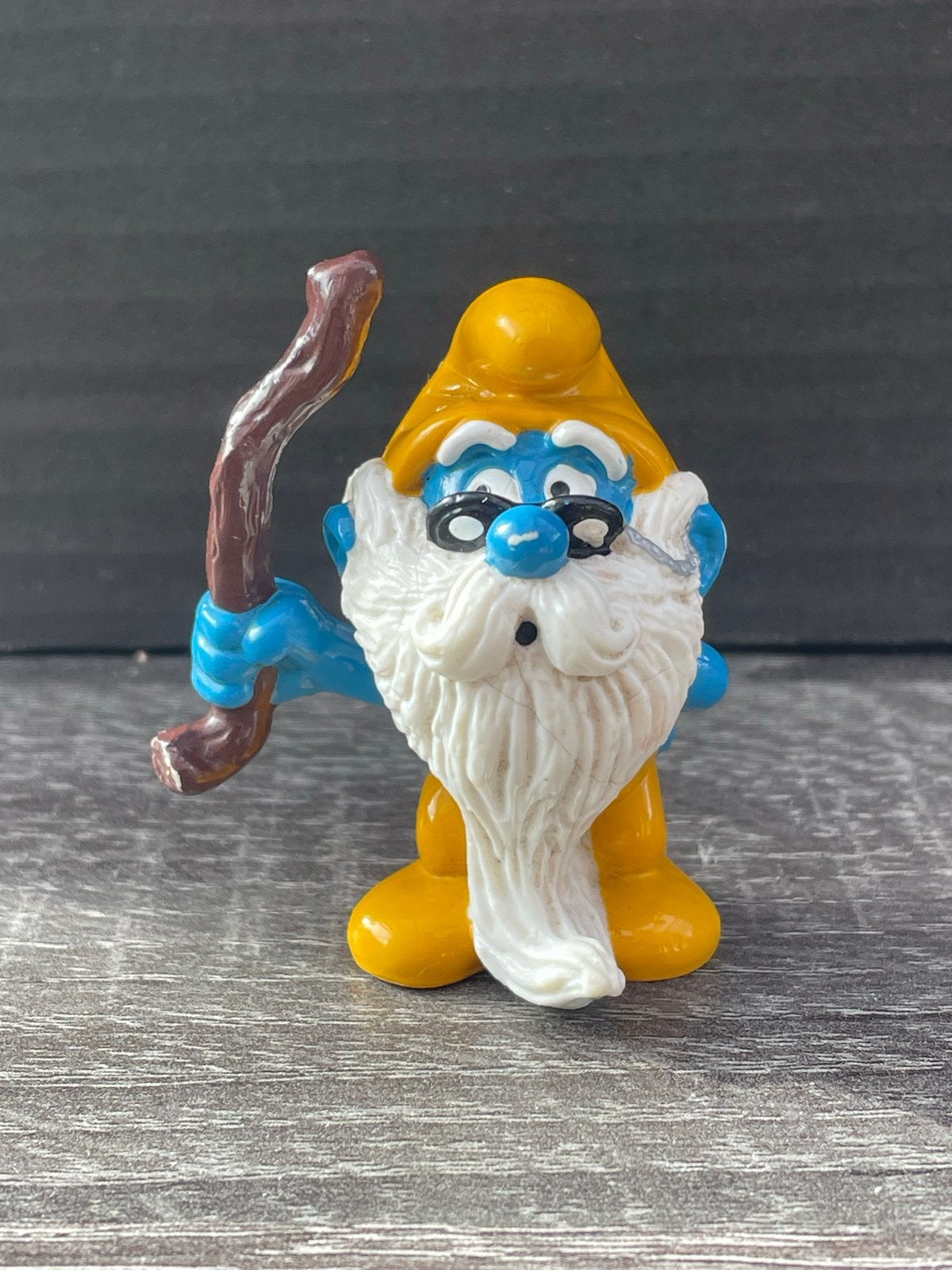 Opa Smurf met wandelstok - Vintage Smurf, Verzamelen, Smurfen, Ophalen of Verzenden, Gebruikt, Grote Smurf, Poppetje, Figuurtje of Knuffel